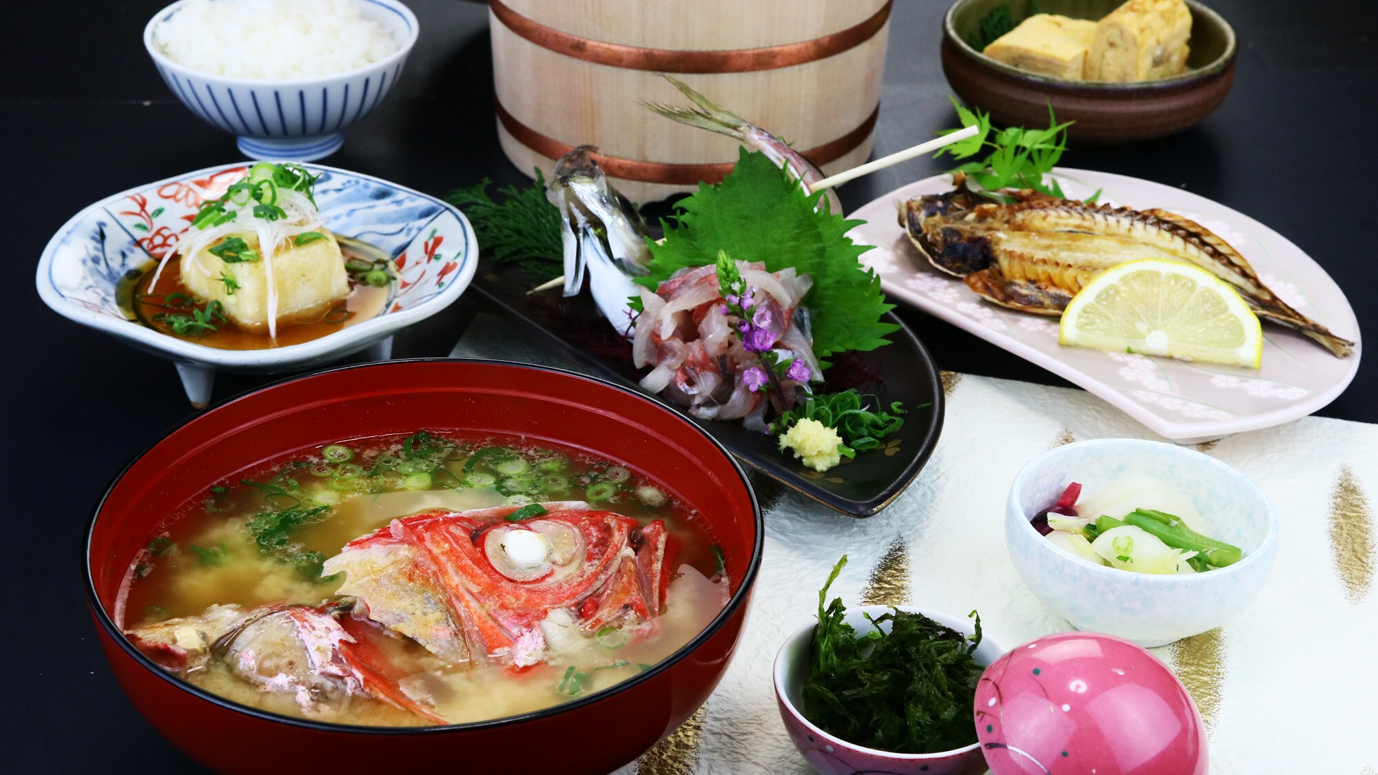 아침 식사 ◆ 아침 식사도 신선한 해산물을 제공합니다 ‼