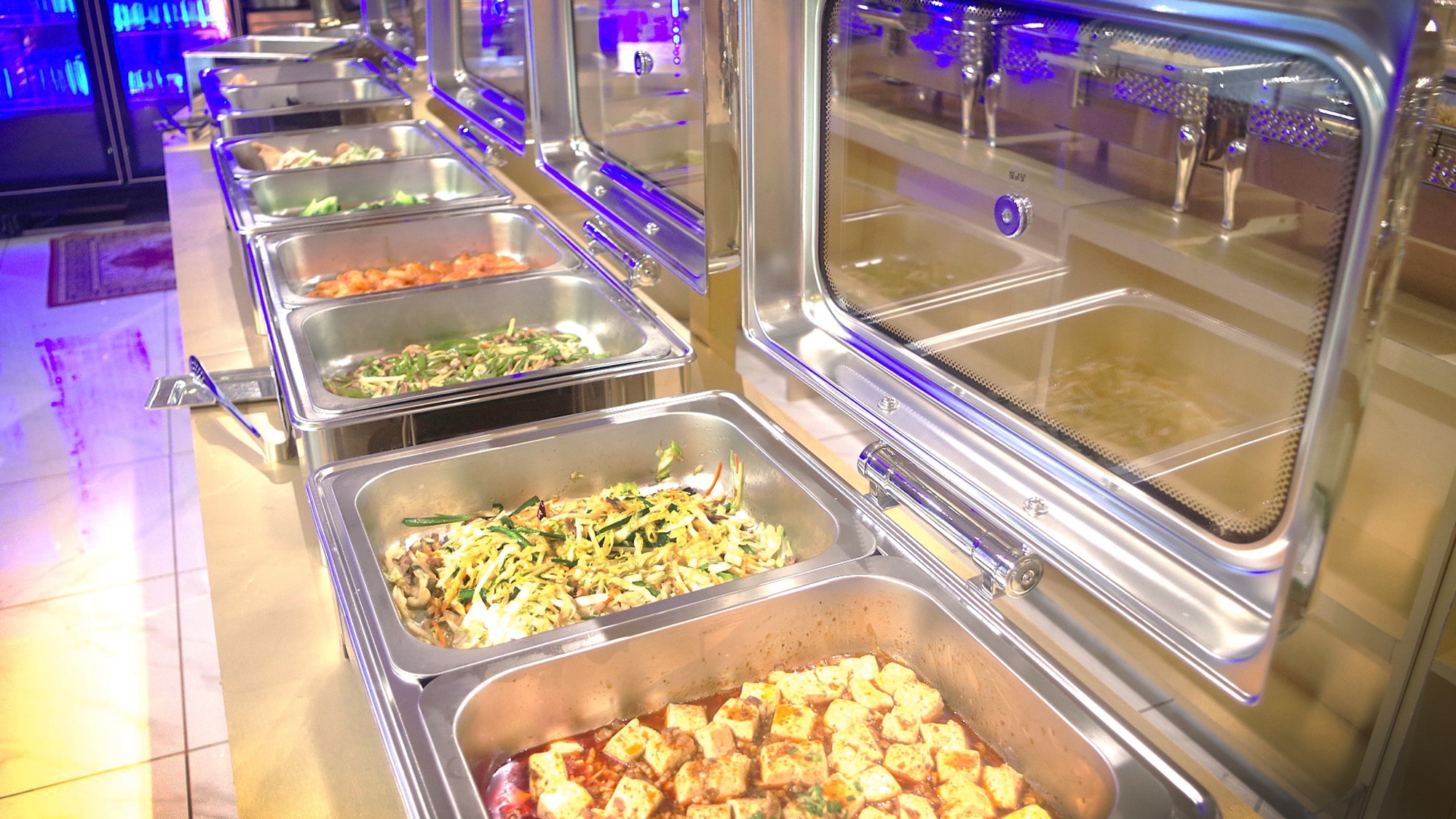 ◾️Restaurant◾️The best thing about a buffet is being able to try a little bit of every dish