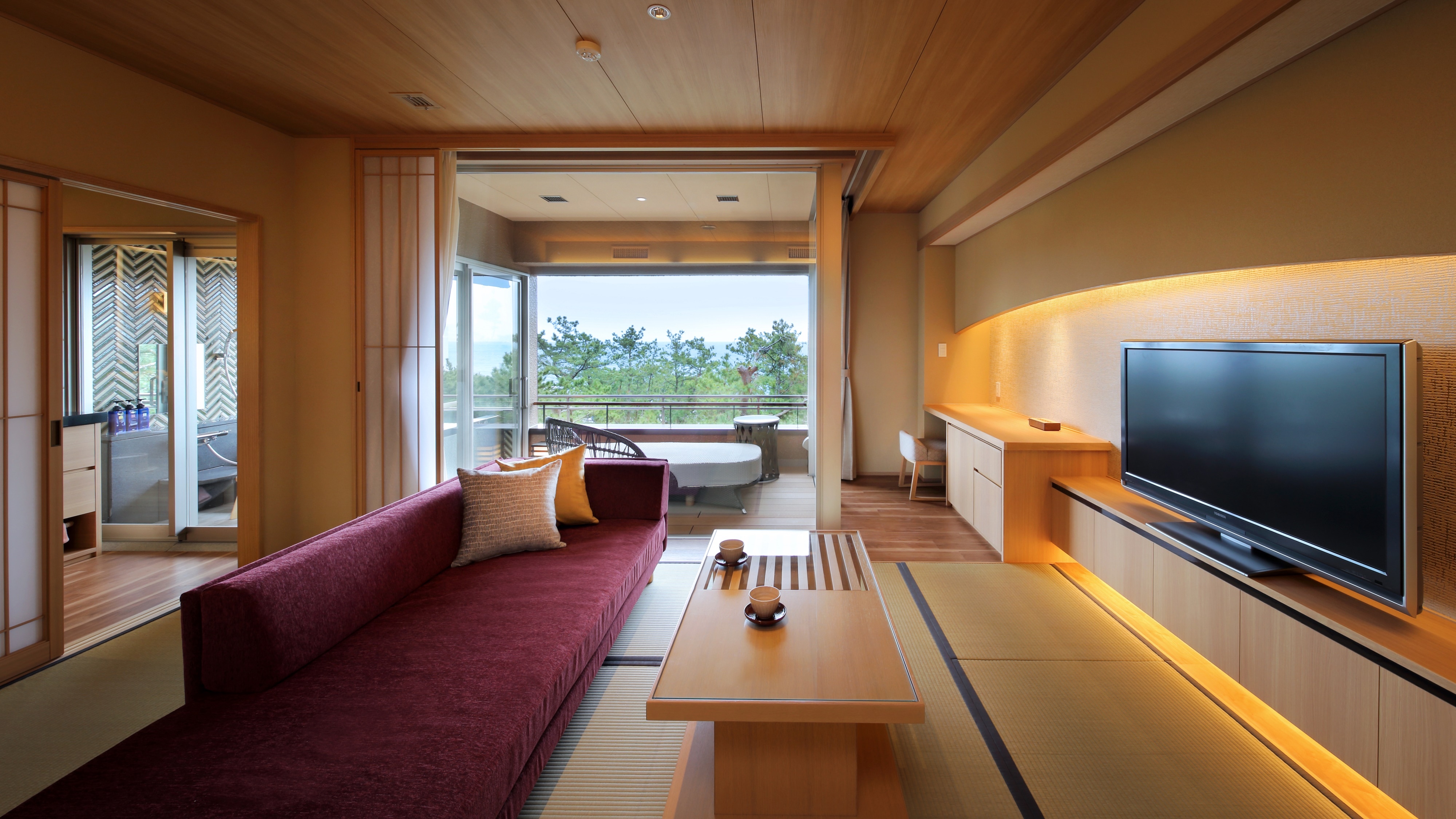 BARU: Pemandian air panas semi terbuka, kamar Jepang-Barat dengan teras (kamar bergaya Jepang + tempat tidur TW) [5F]