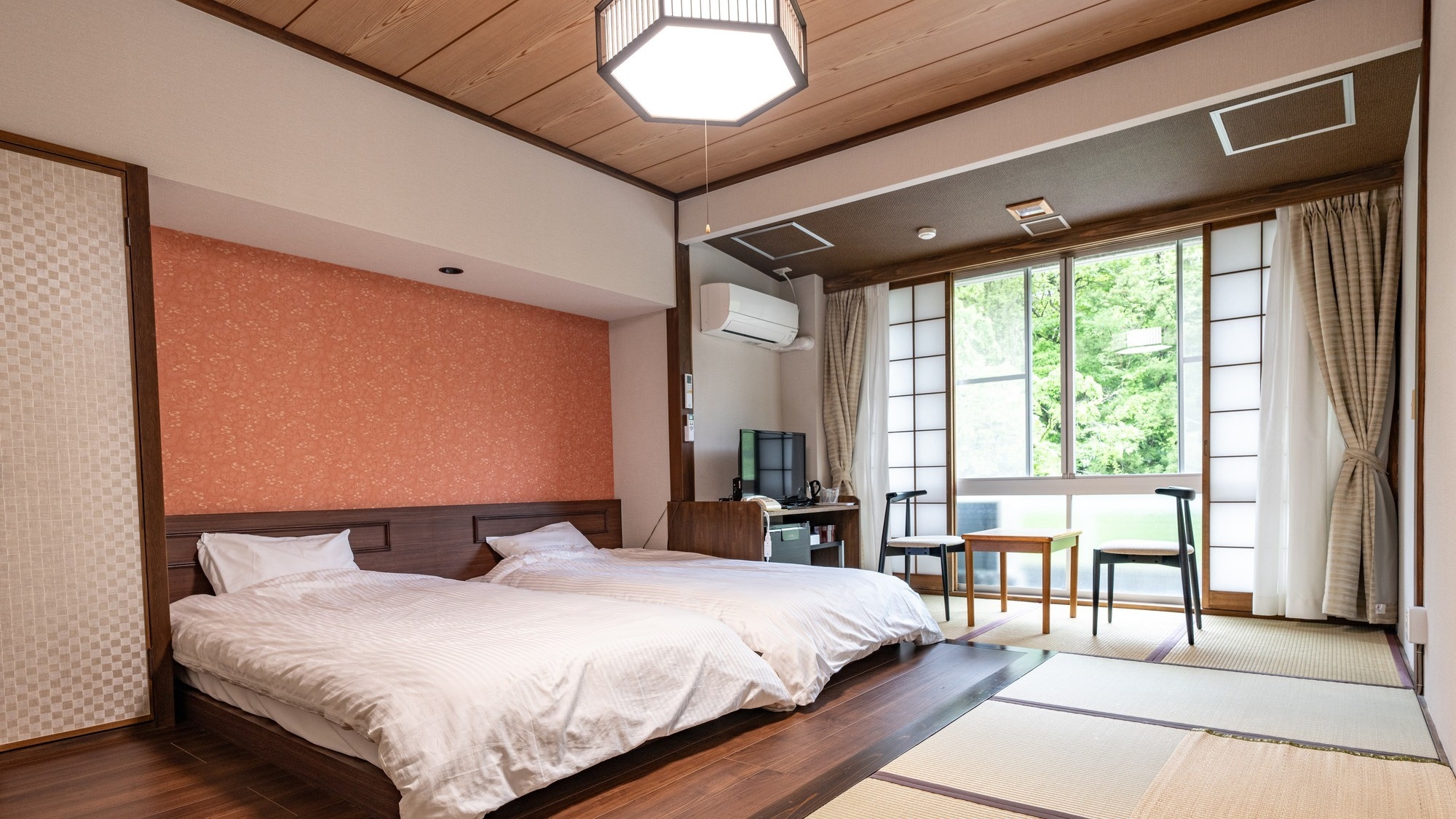 Image of the Western-style room after renovation of Kinyukan