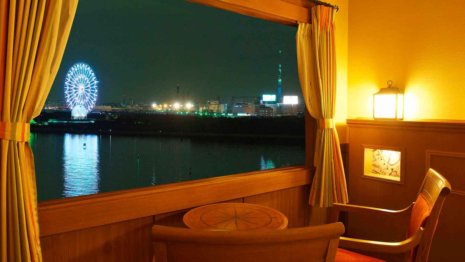 You can also see the Ferris wheel and Sky Tree at Kasai Rinkai Park from the bay view rooms.