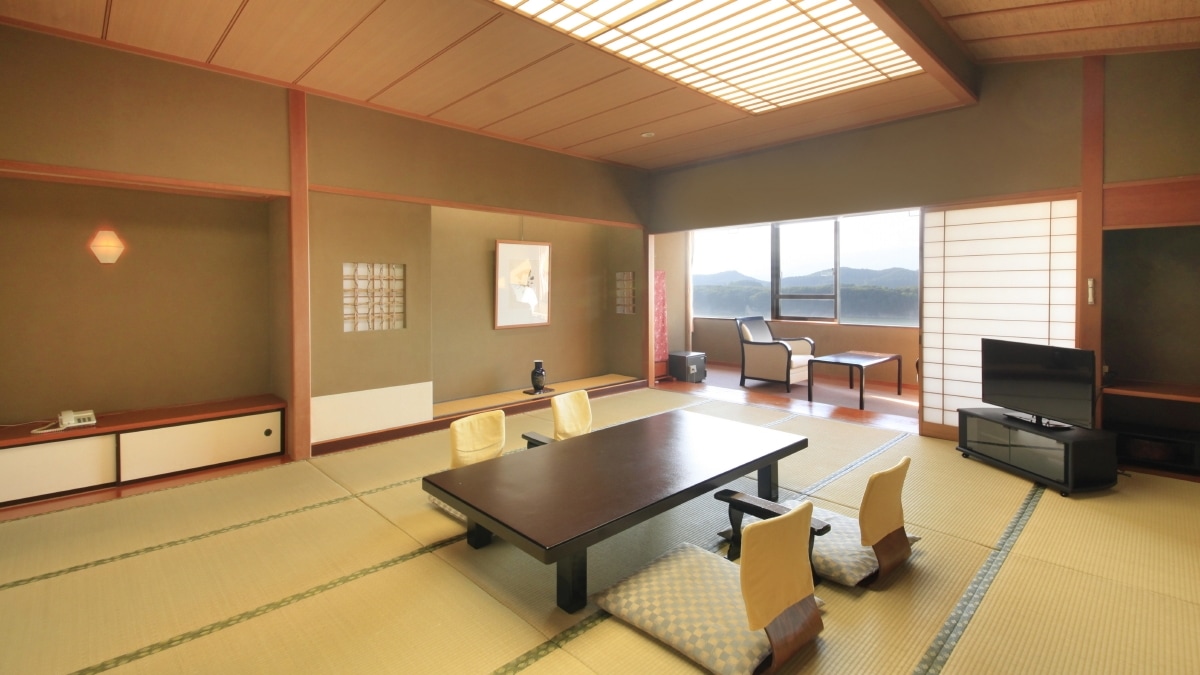 [Example of guest room] Suimeikan Japanese-style room / A standard room with a gentle atmosphere.