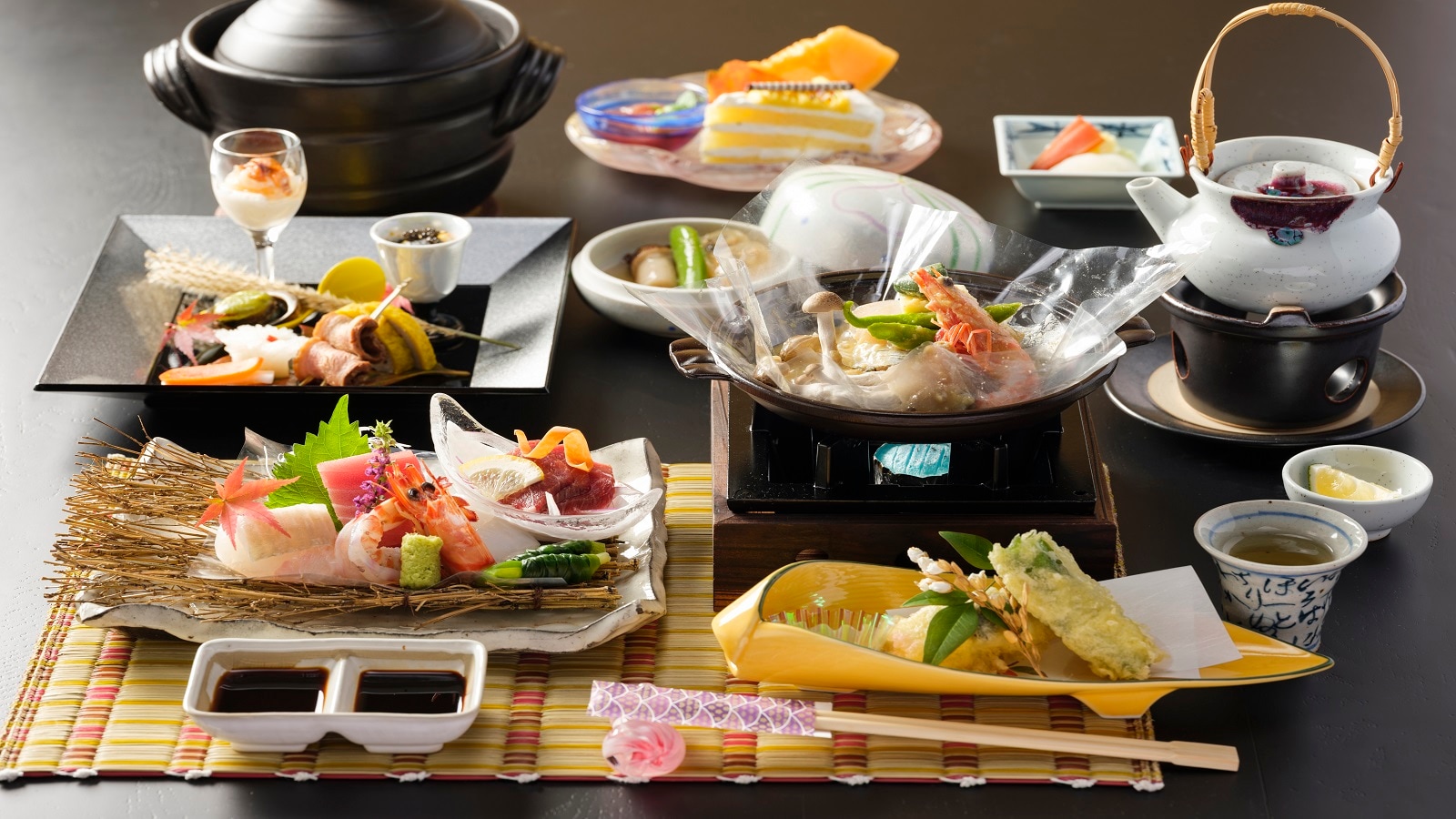 Dinner: Choose from a selection of basic kaiseki meals (mainly seafood)