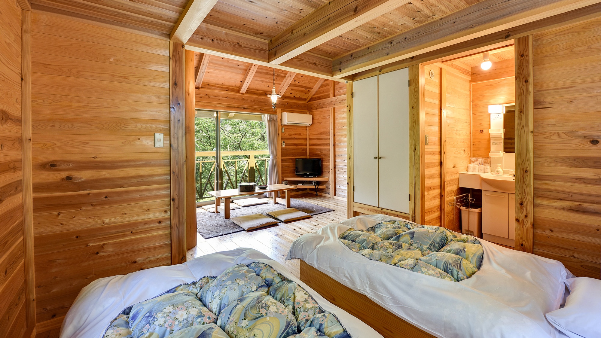 *Bungalow. 4 beds + 2 futons, accommodating up to 6 people.