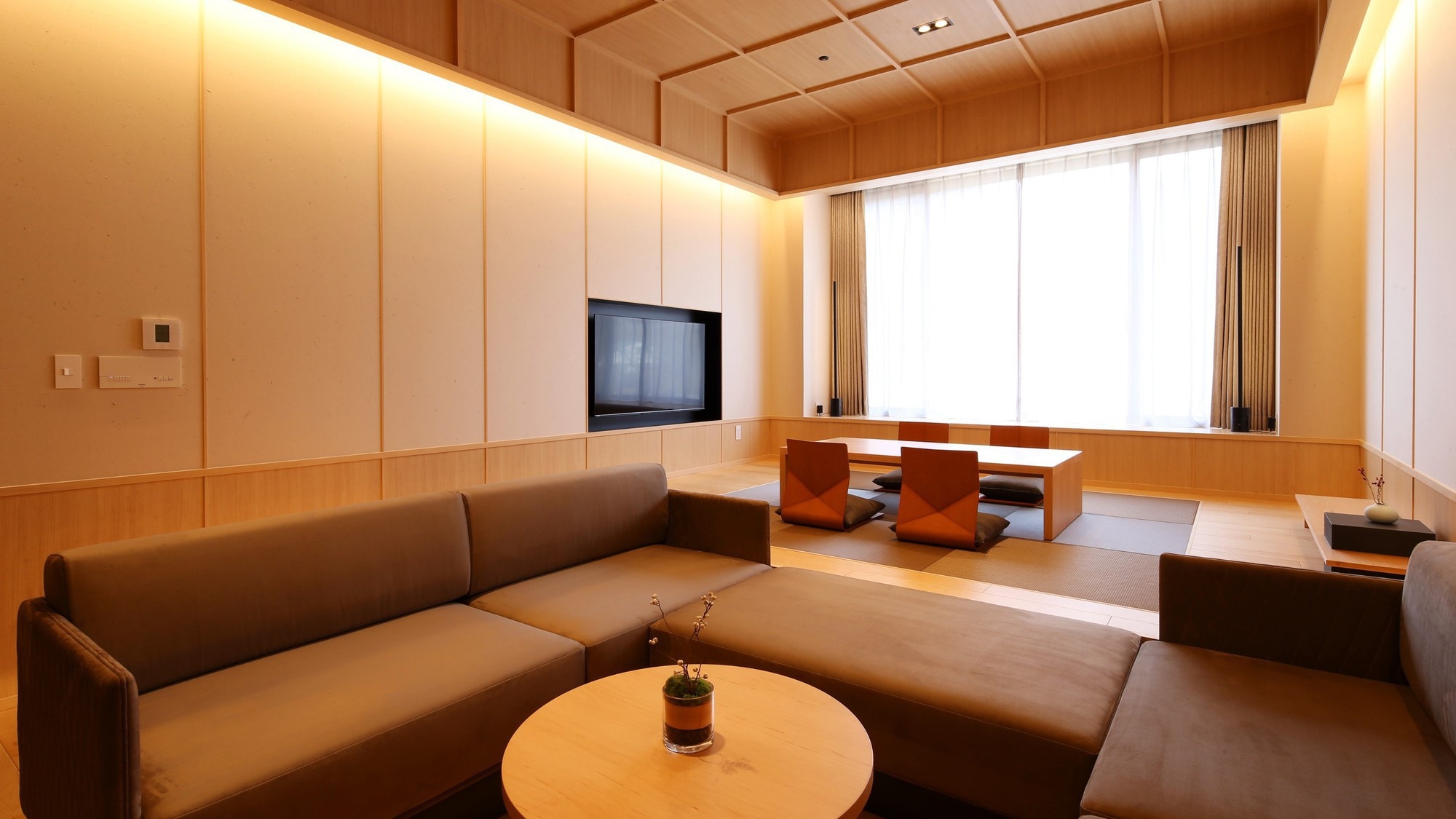 ห้องพักพรีเมี่ยมสไตล์ญี่ปุ่นสมัยใหม่พร้อมอ่างน้ำพุร้อนกึ่งเปิดโล่ง ＜Kawami＞【67㎡】