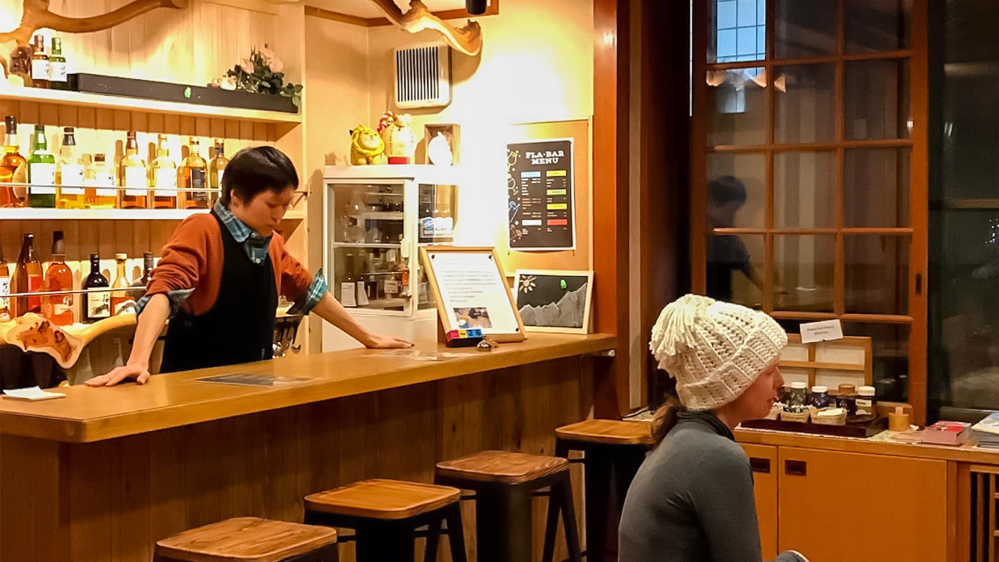 ・ BAR Utopia We have various kinds of sake, so please stop by.