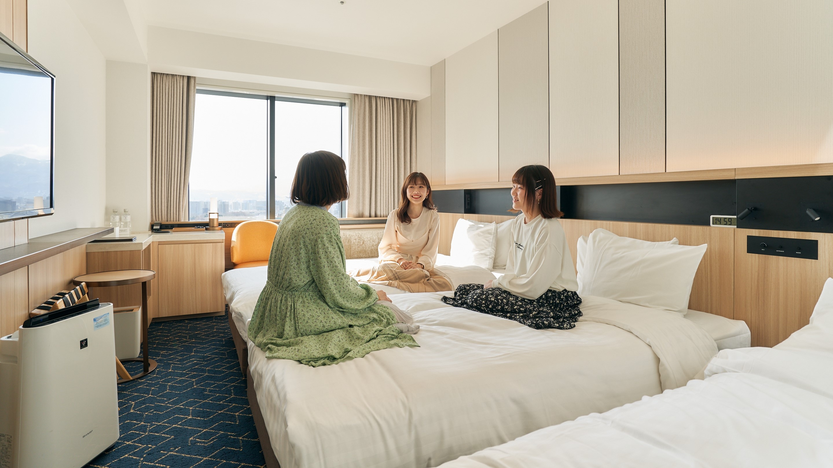 [高級雙床房] 最多可容納 3 人 ☆ 樓上的景色自然會促進交談。