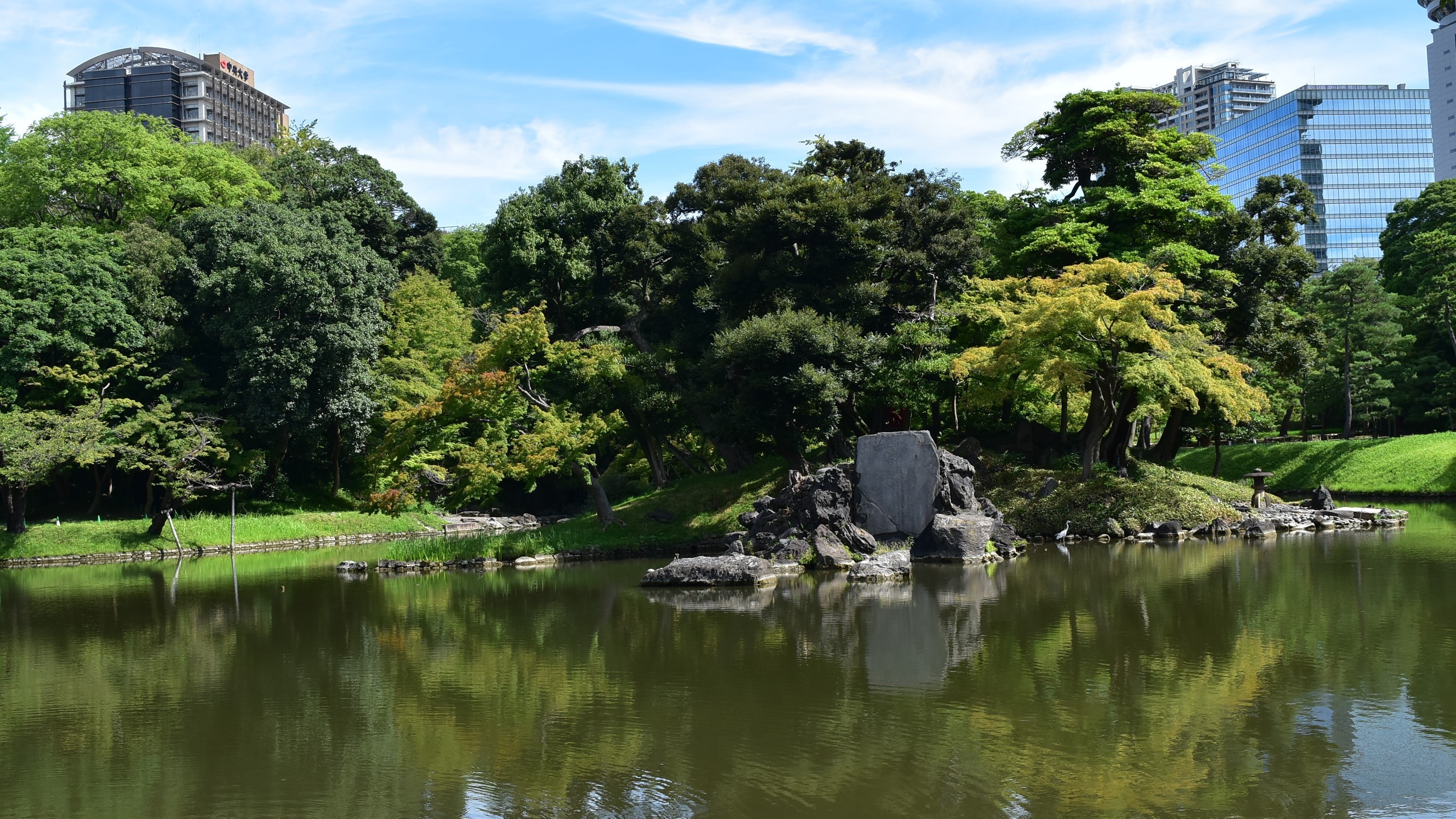 We are offering complimentary admission tickets to Koishikawa Korakuen Garden exclusively for our hotel guests. Please inquire at the front desk.