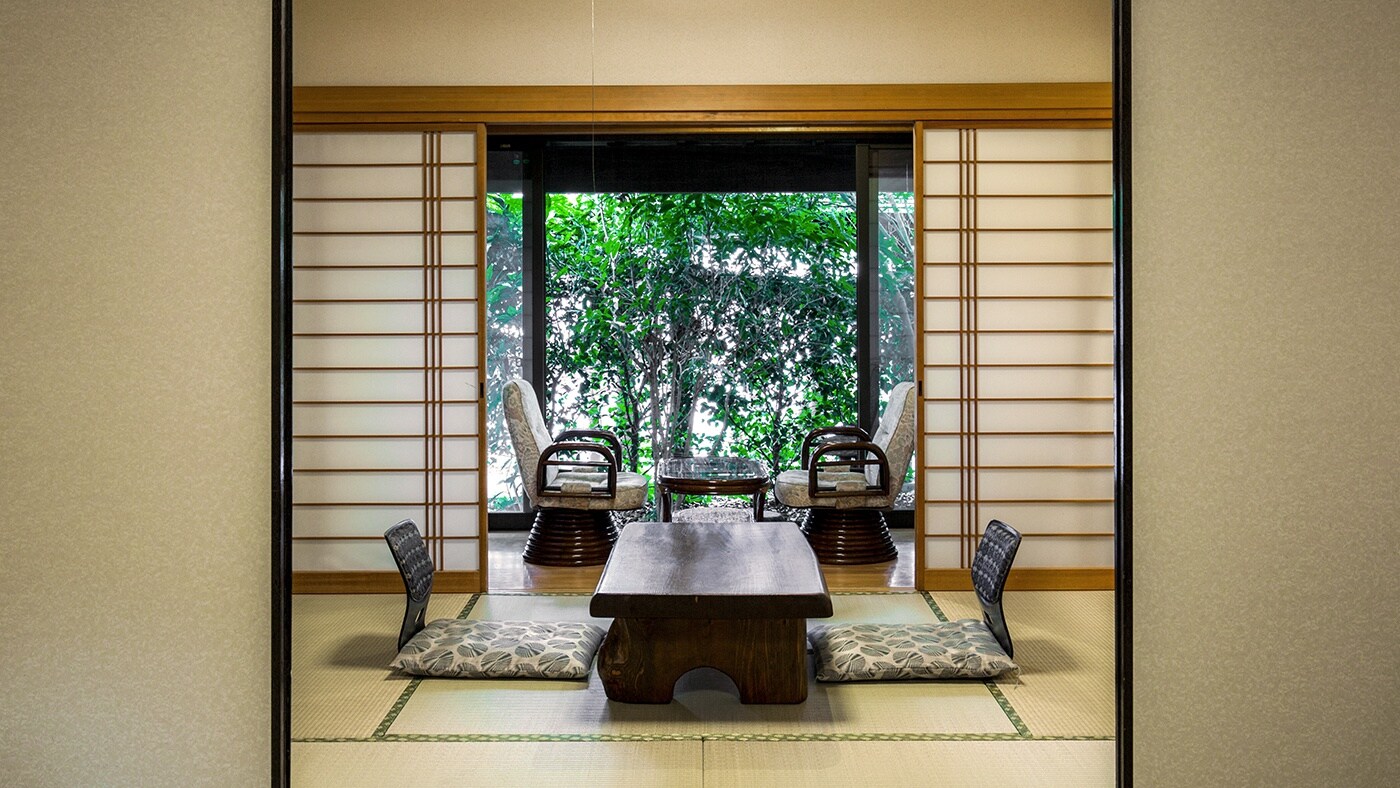 [Cage type] Guest room with indoor bath and open-air bath (8 tatami Japanese-style room, 6 tatami Japanese-style room)