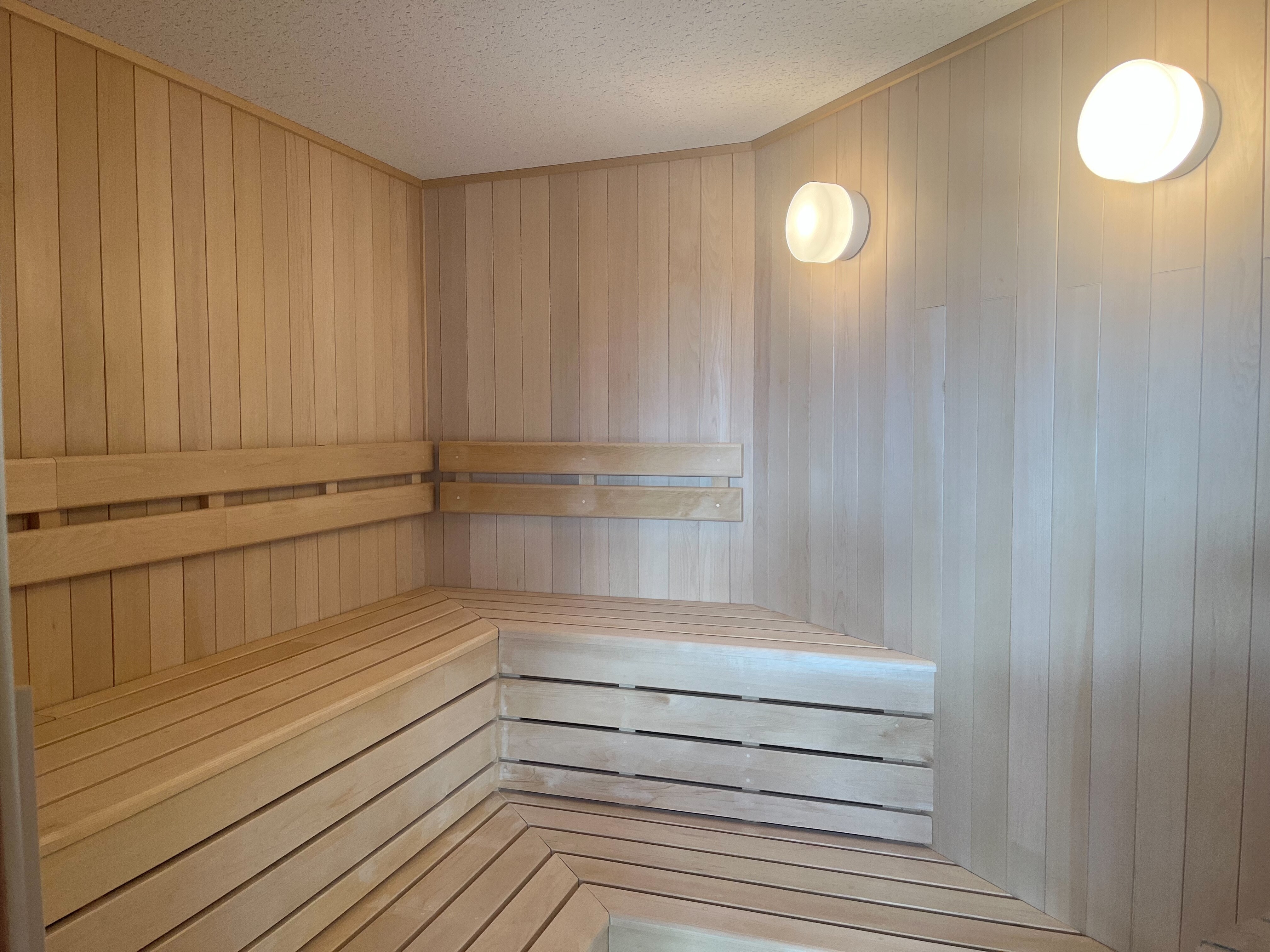 Sauna & Jacuzzi