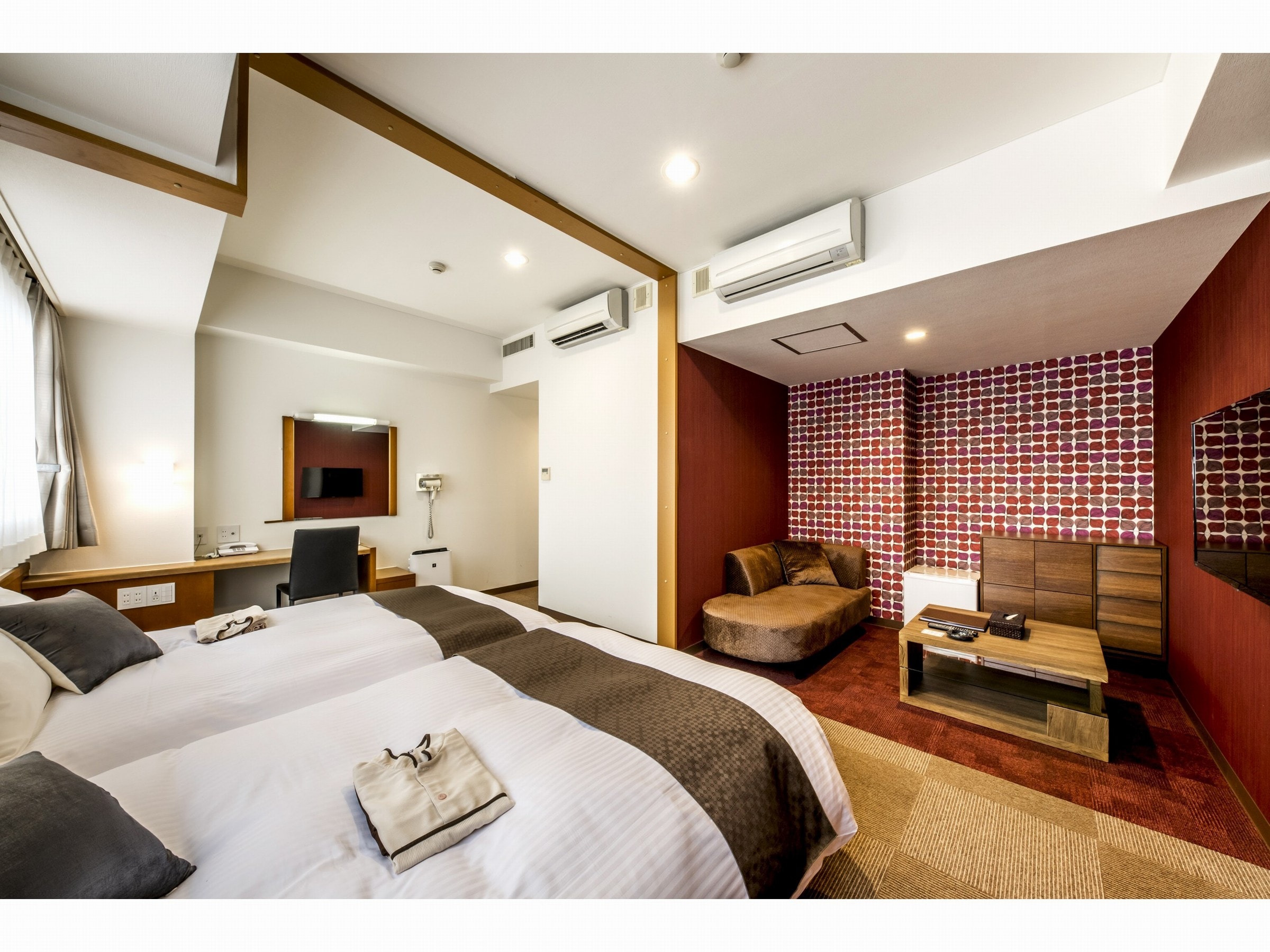 DX Twin Room Example