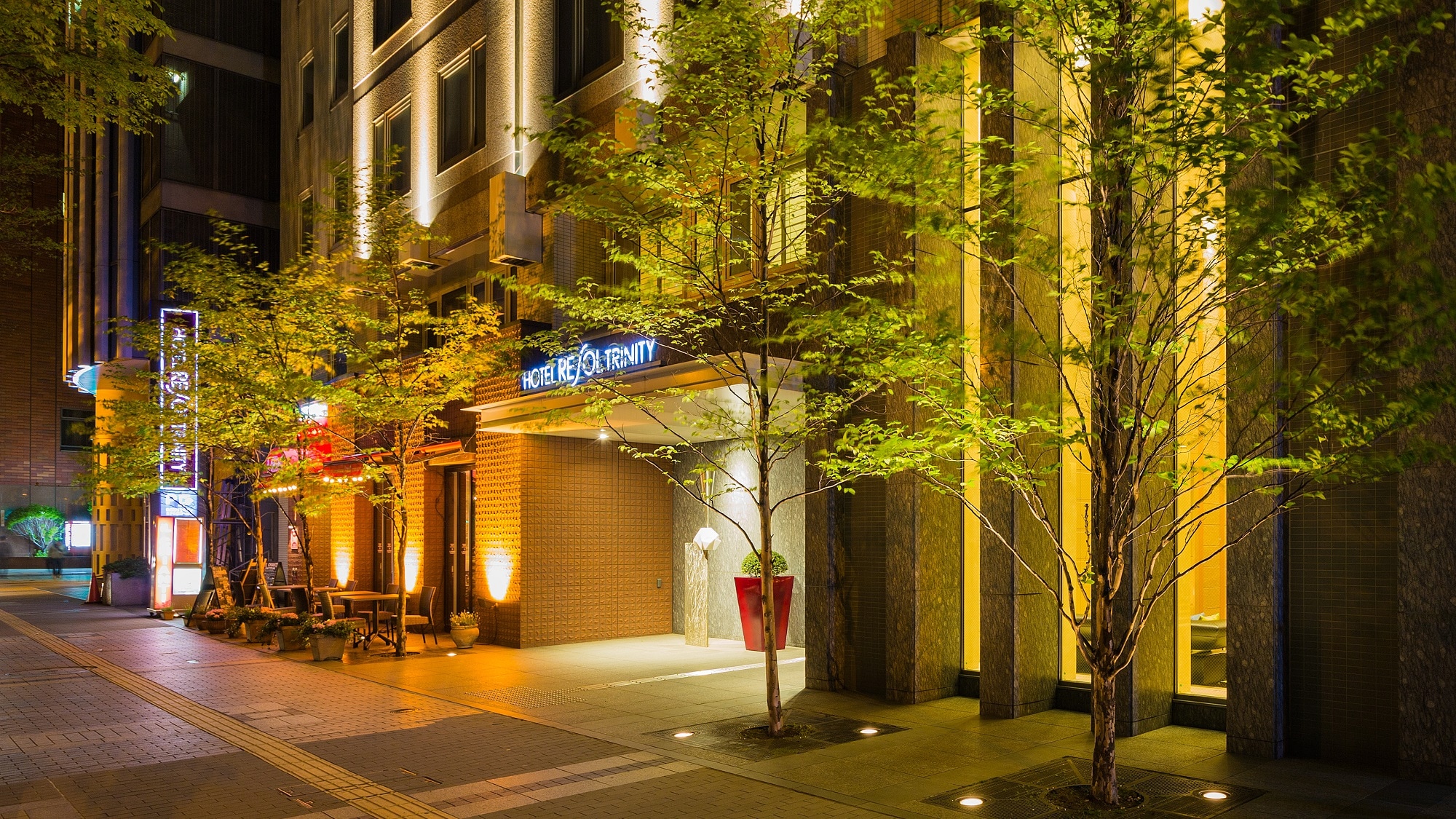 Hotel exterior (front)