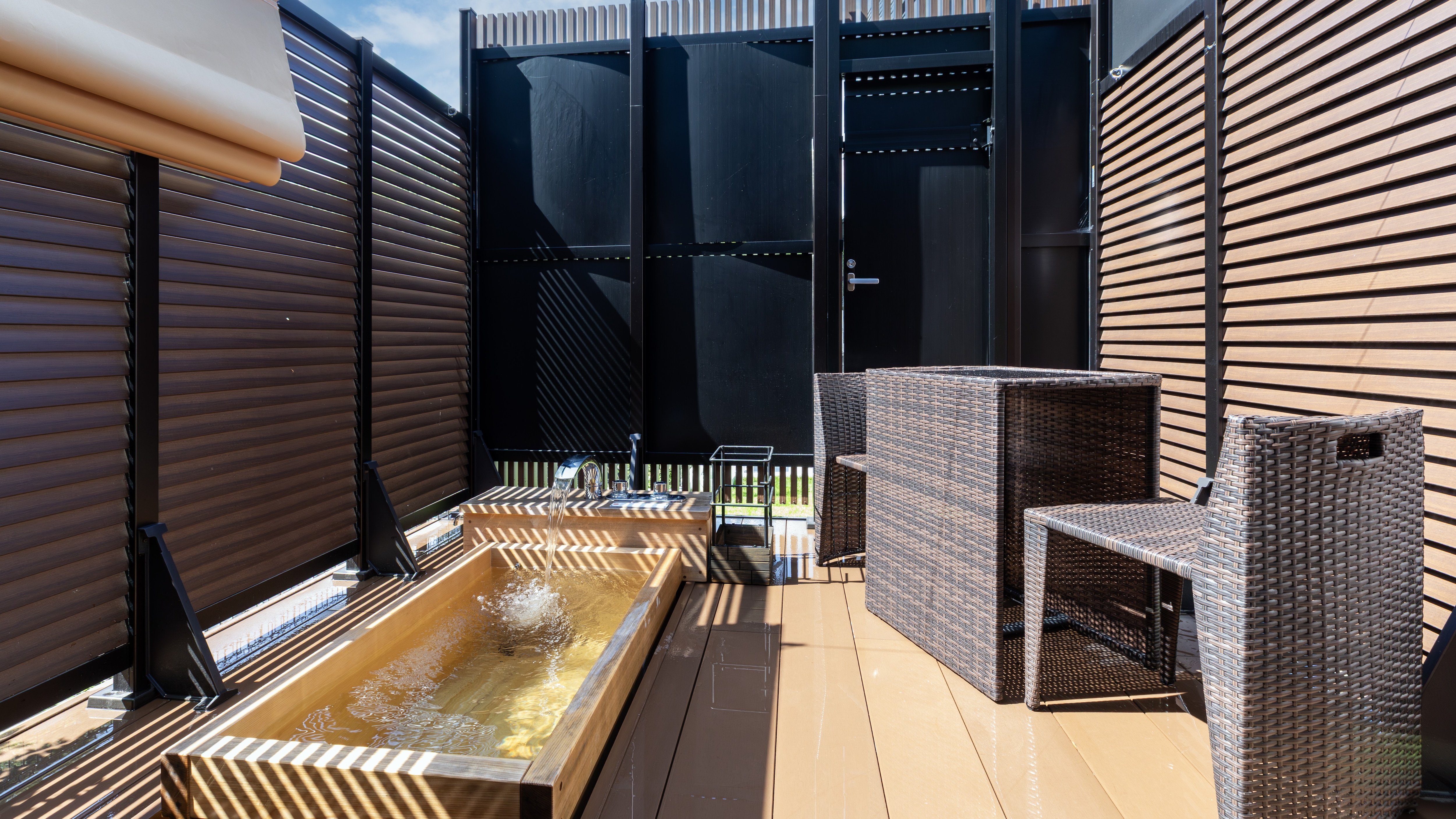 [Villa Annex] Siki - Equipped with a cypress wood open-air bath.