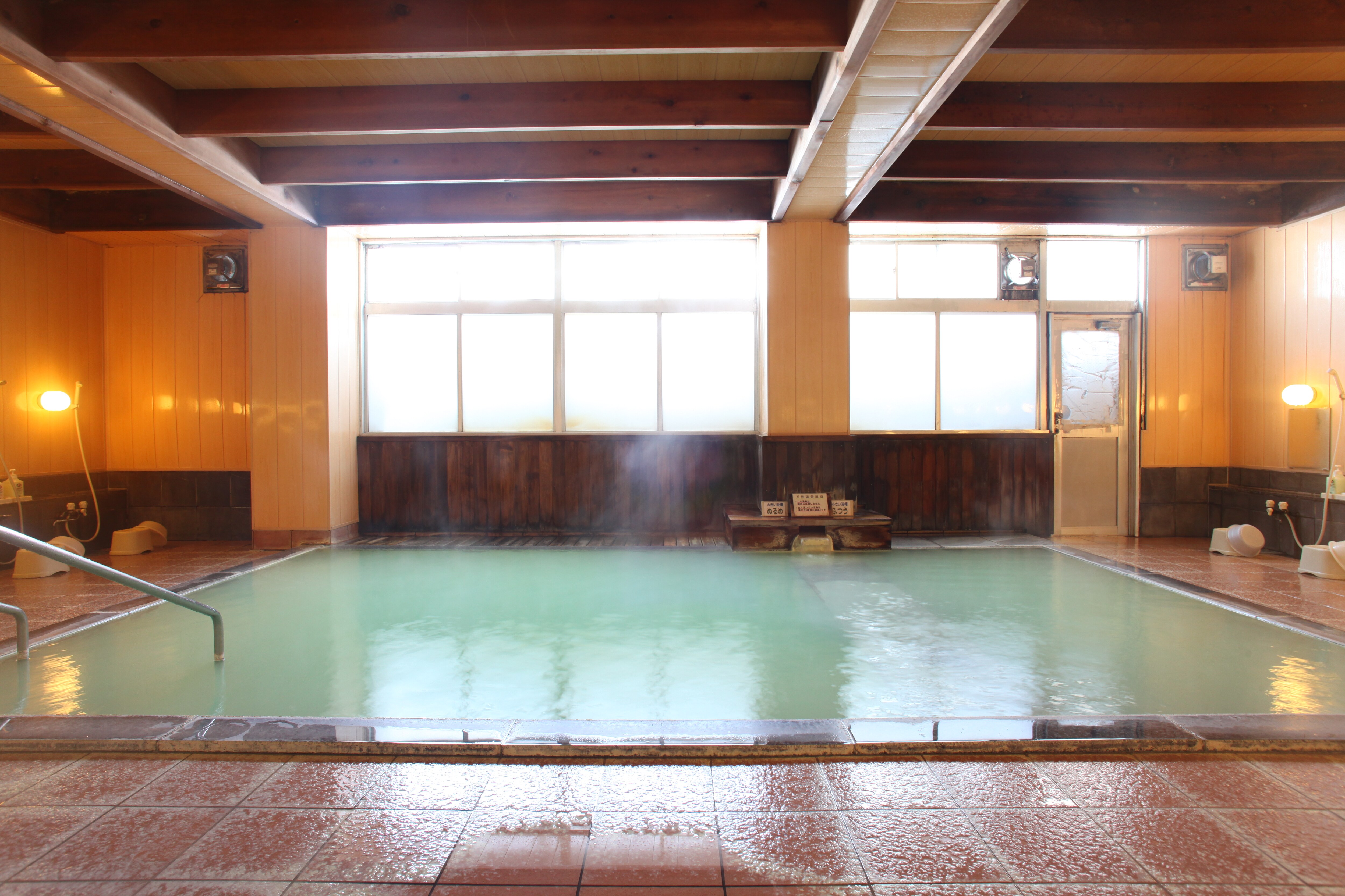 Large communal bath (indoor bath)
