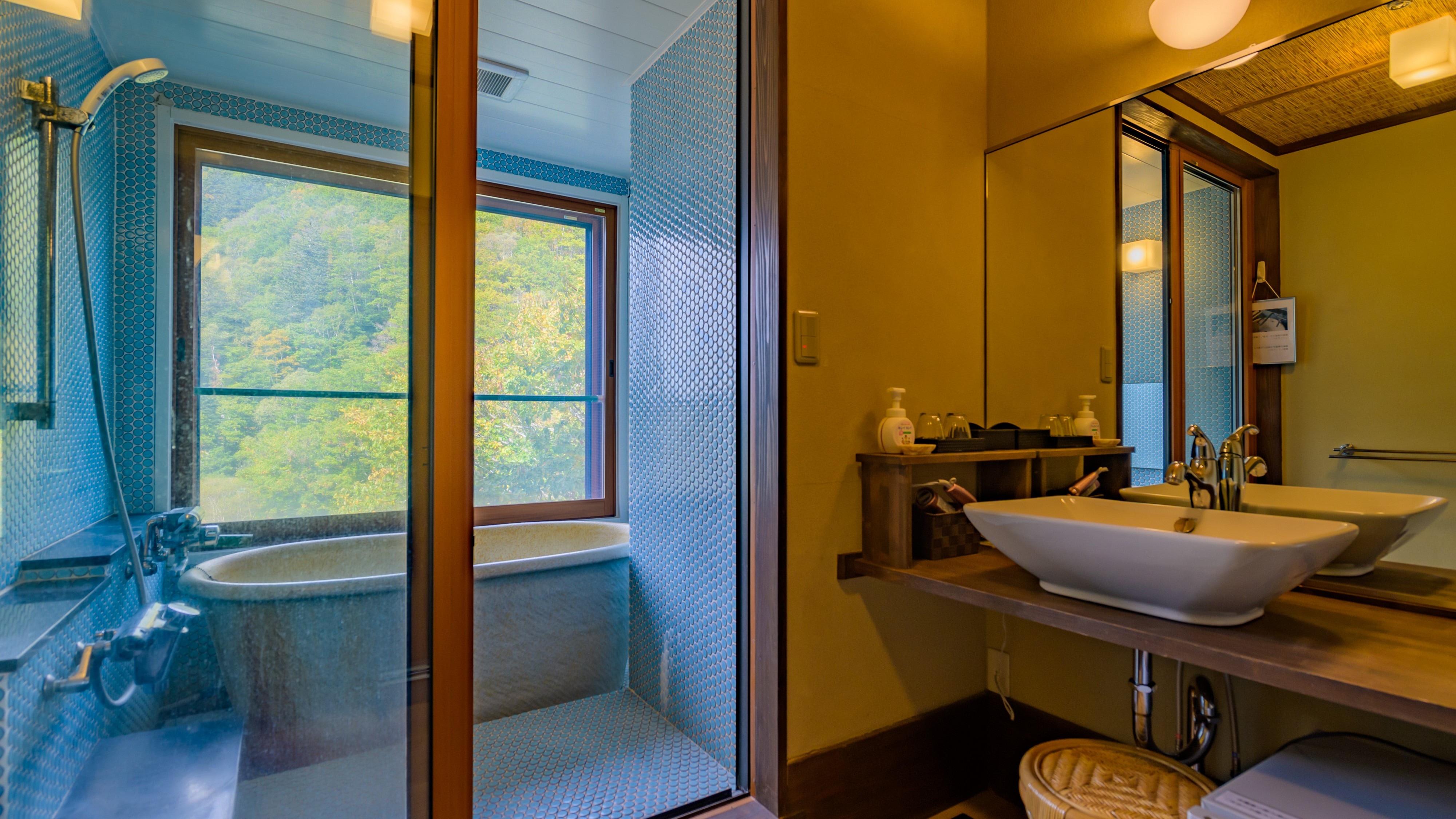 ■ Japanese modern guest room with hot spring bath with a feeling of openness