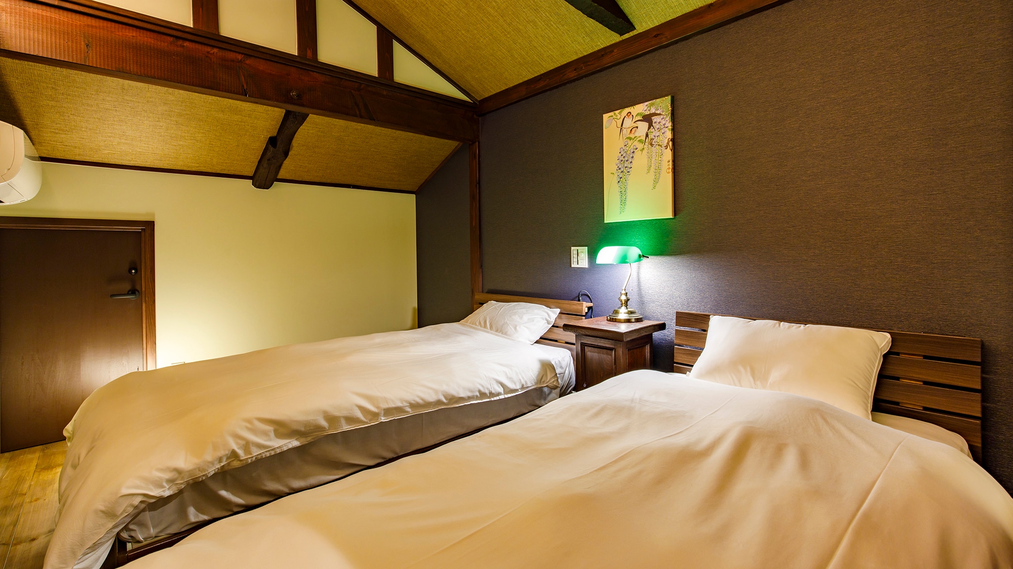 Guest room [crab] bedroom