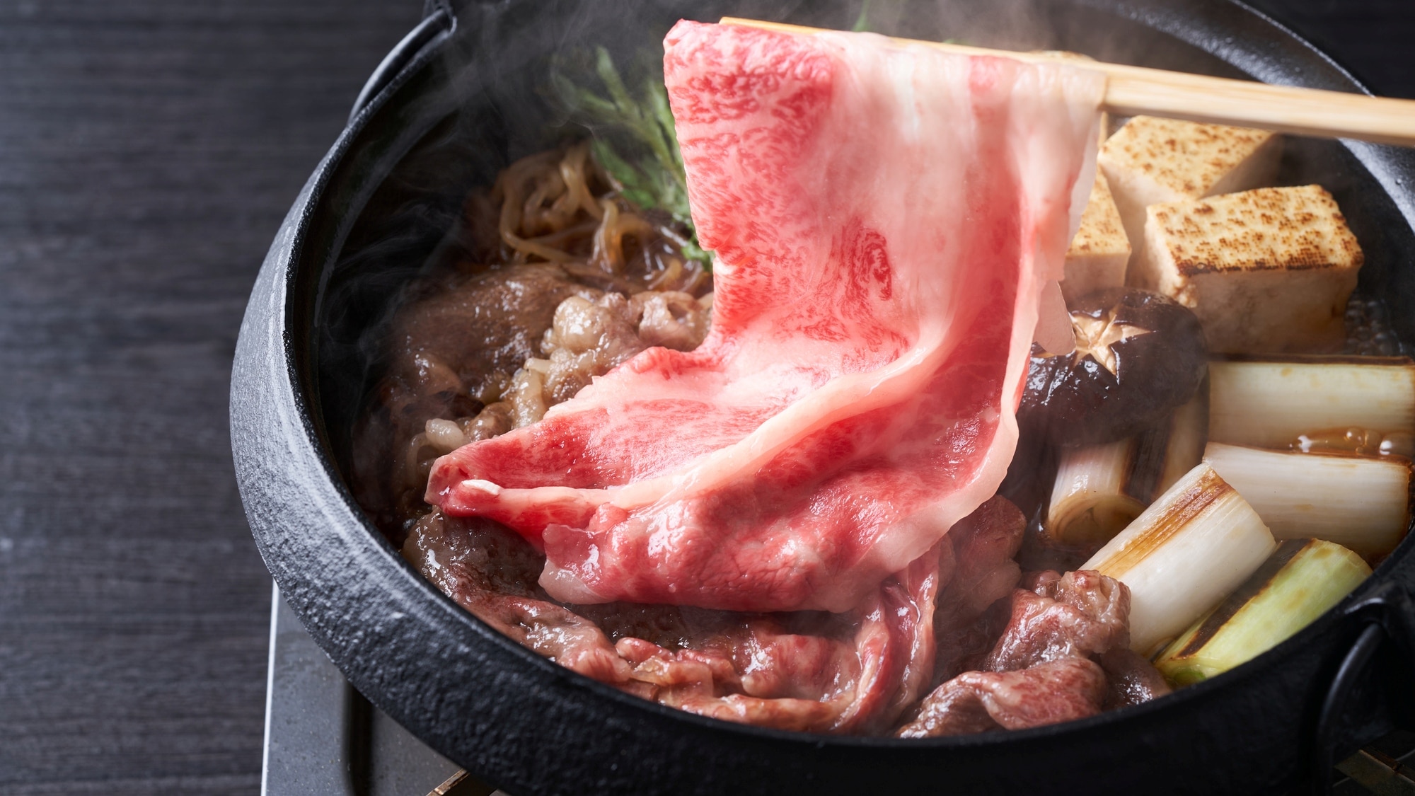■Dinner image■ Smooth and melt-in-your-mouth Joshu beef sukiyaki hotpot