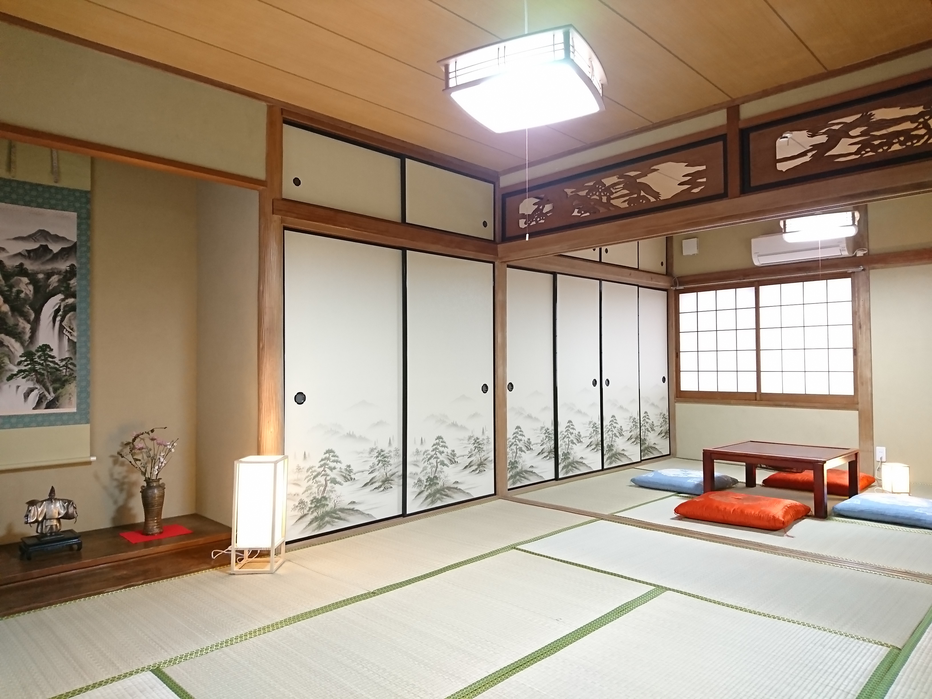 Japanese-style room / large room
