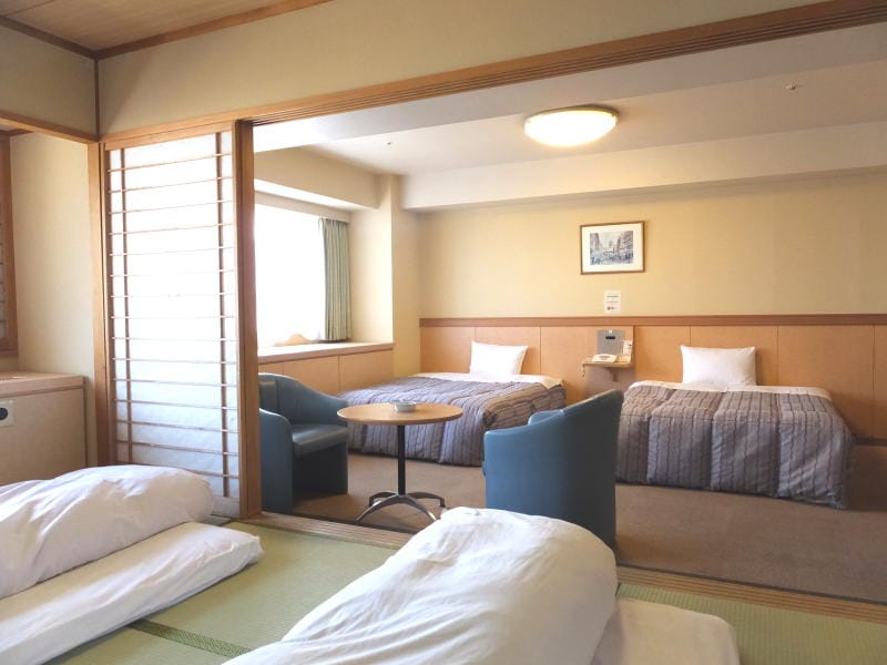 Contoh kamar Jepang dan Barat