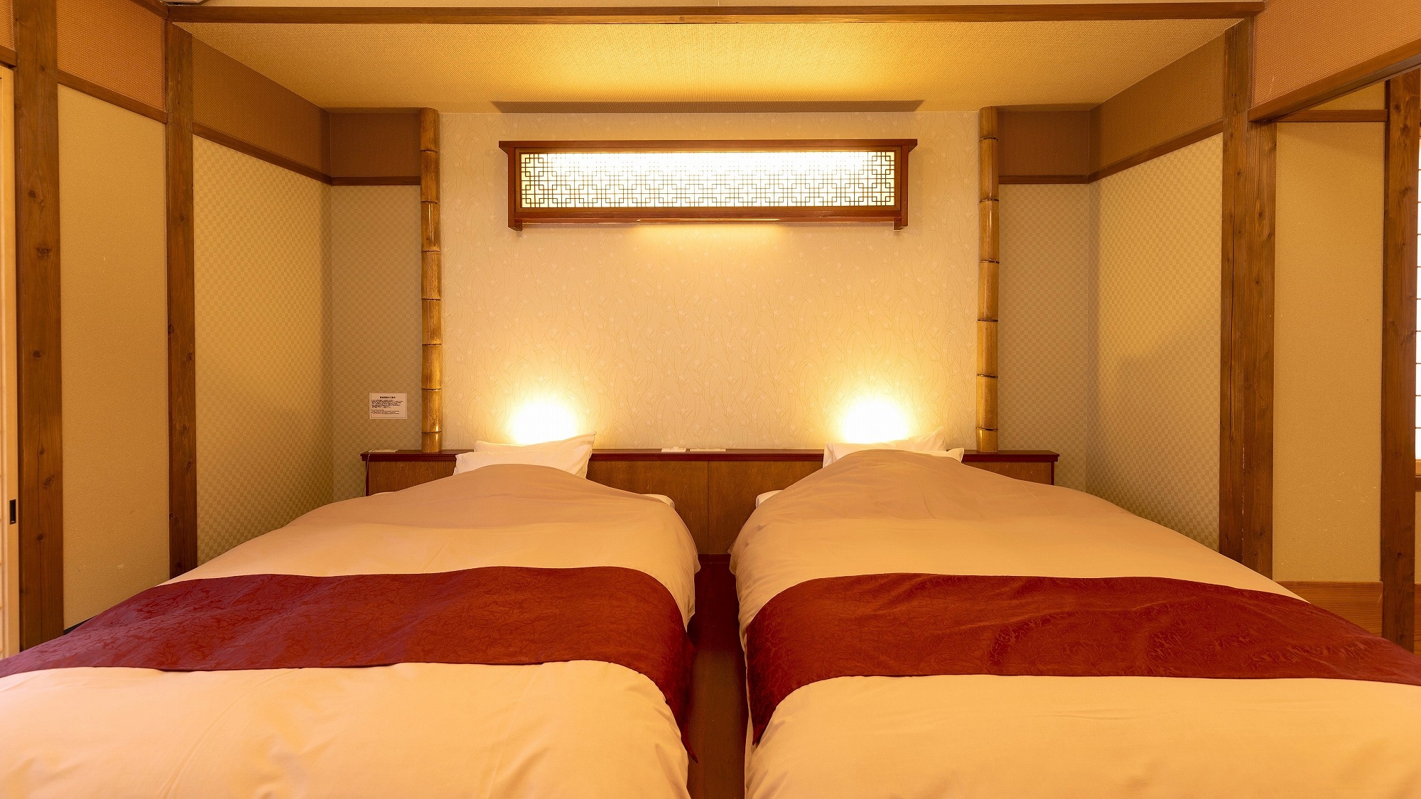 [Japanese-Western room] With semi-open-air bath