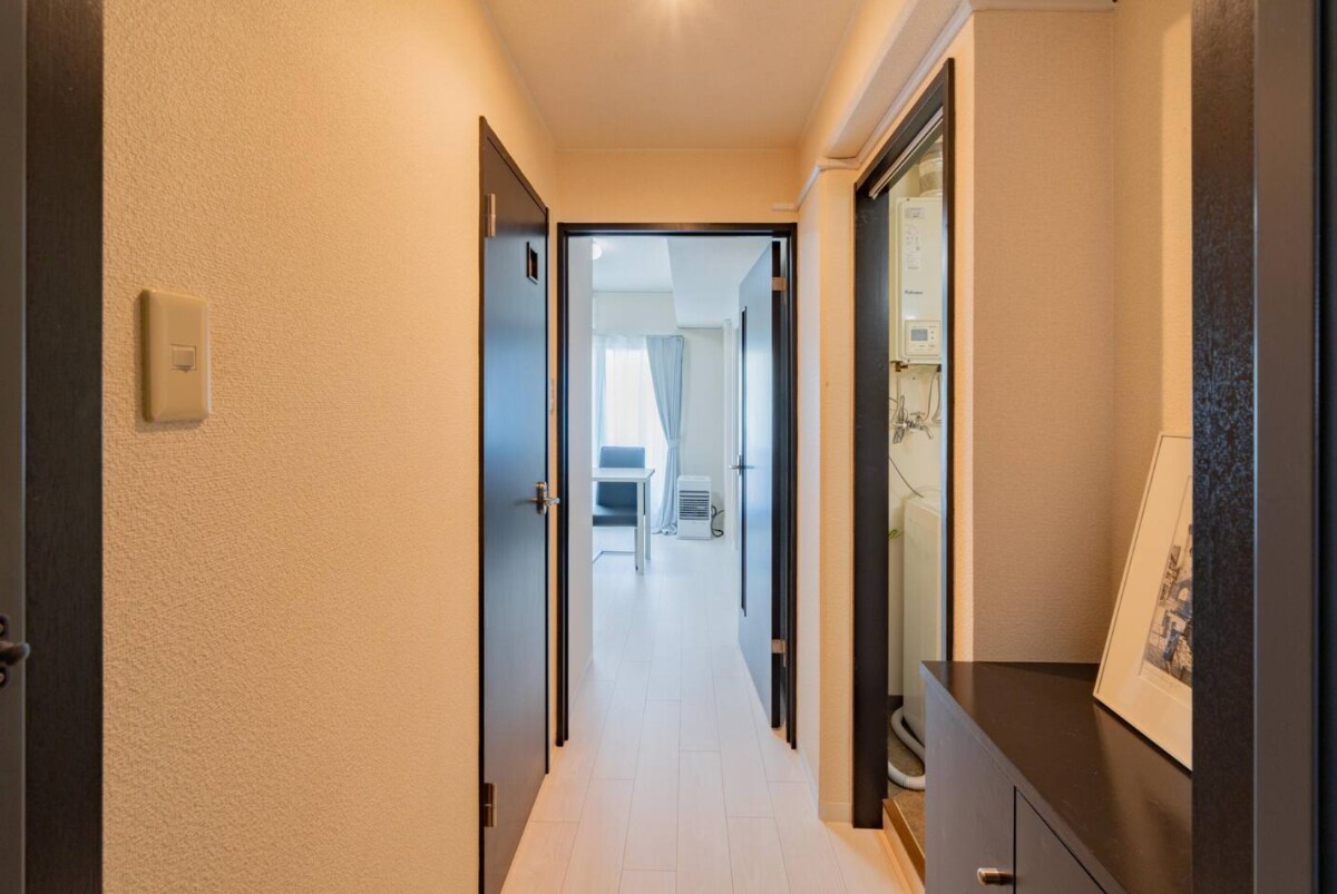 [302] Hallway