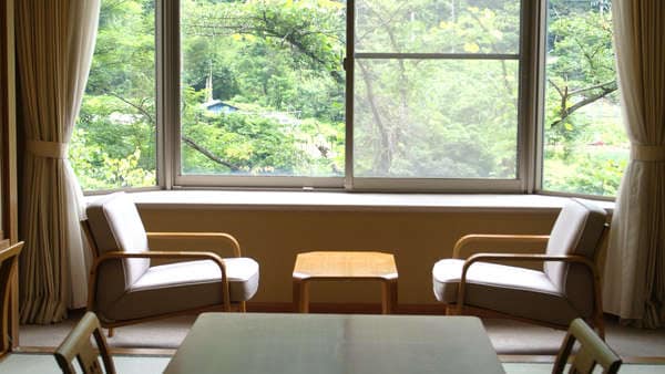 Pemandangan dari kamar bergaya Jepang