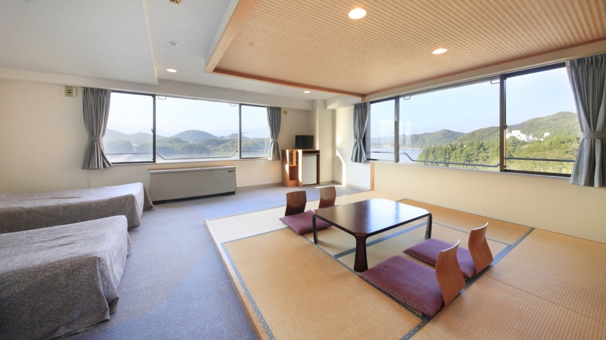 [Example of guest room] Main building Japanese and Western room / Renovated and opened in October 2010, you can spend your time like a hot spring resort.