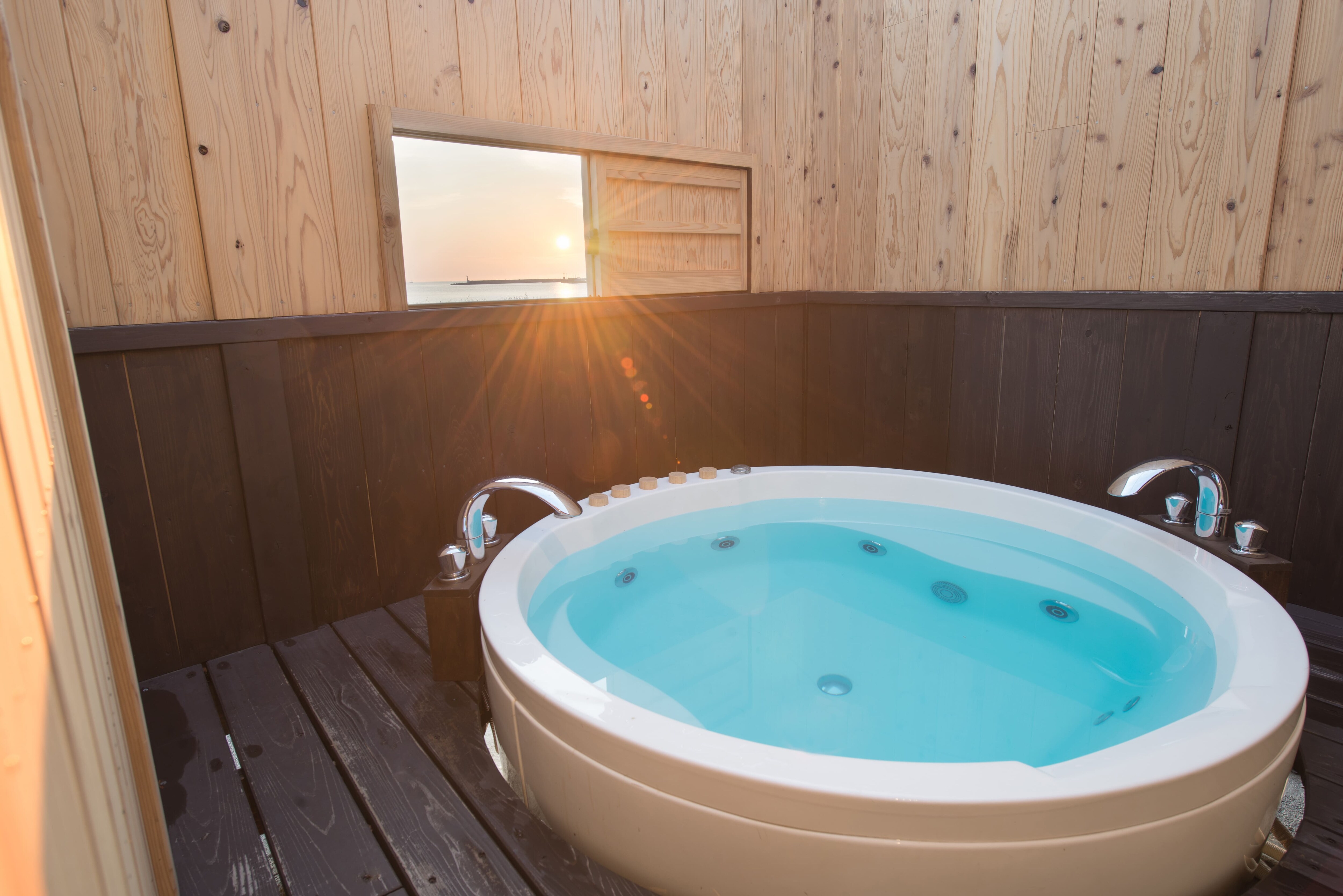 Jacuzzi