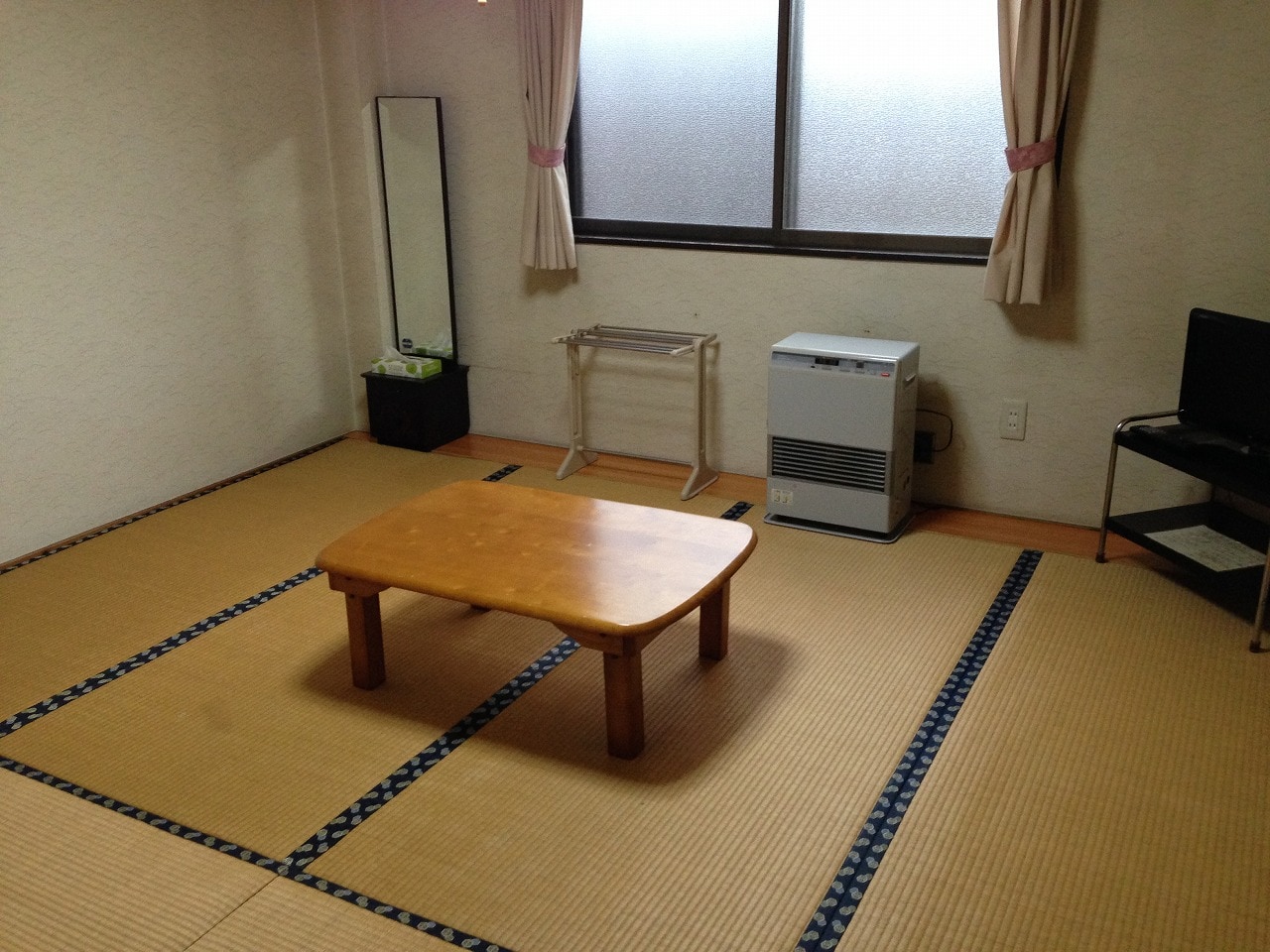 Japanese-style room