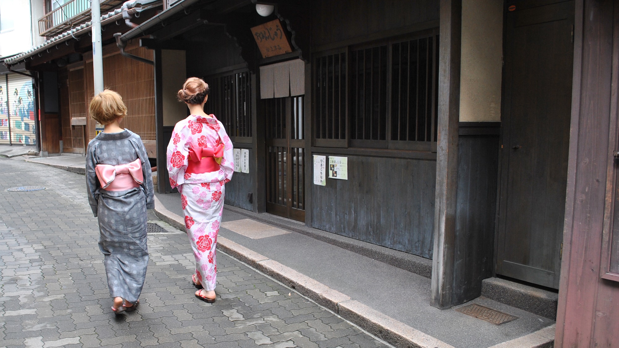 Color Yukata Rental (June-September)