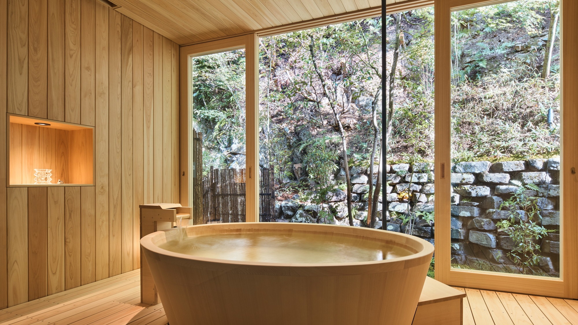 Honjin open-air bath