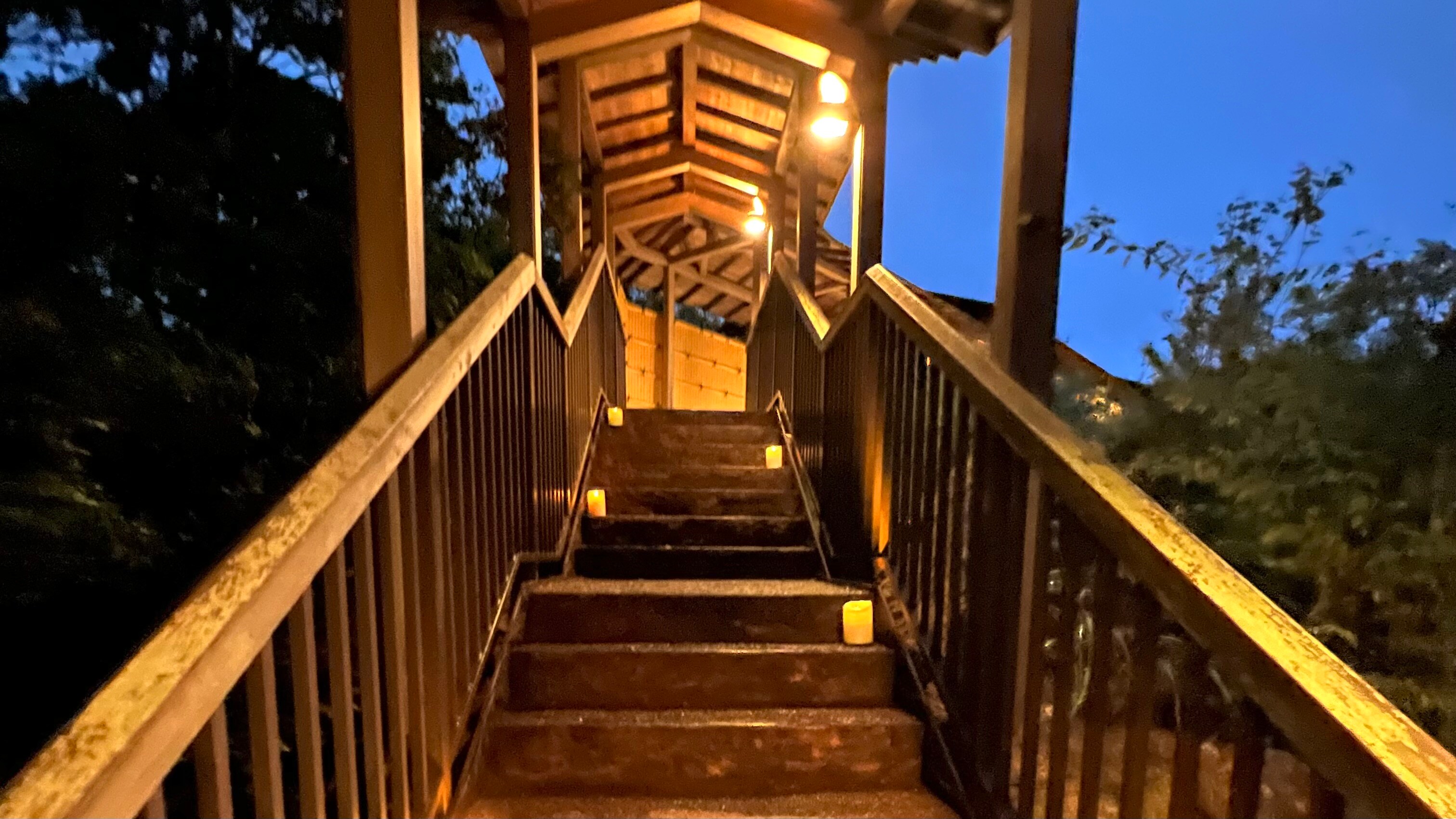 บันไดอ่างอาบน้ำกลางแจ้ง