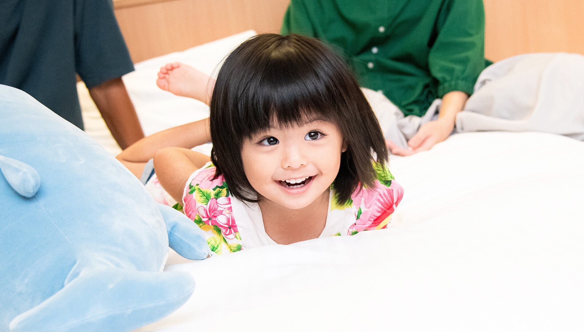 【和爸爸媽媽一起在房間裡♪】