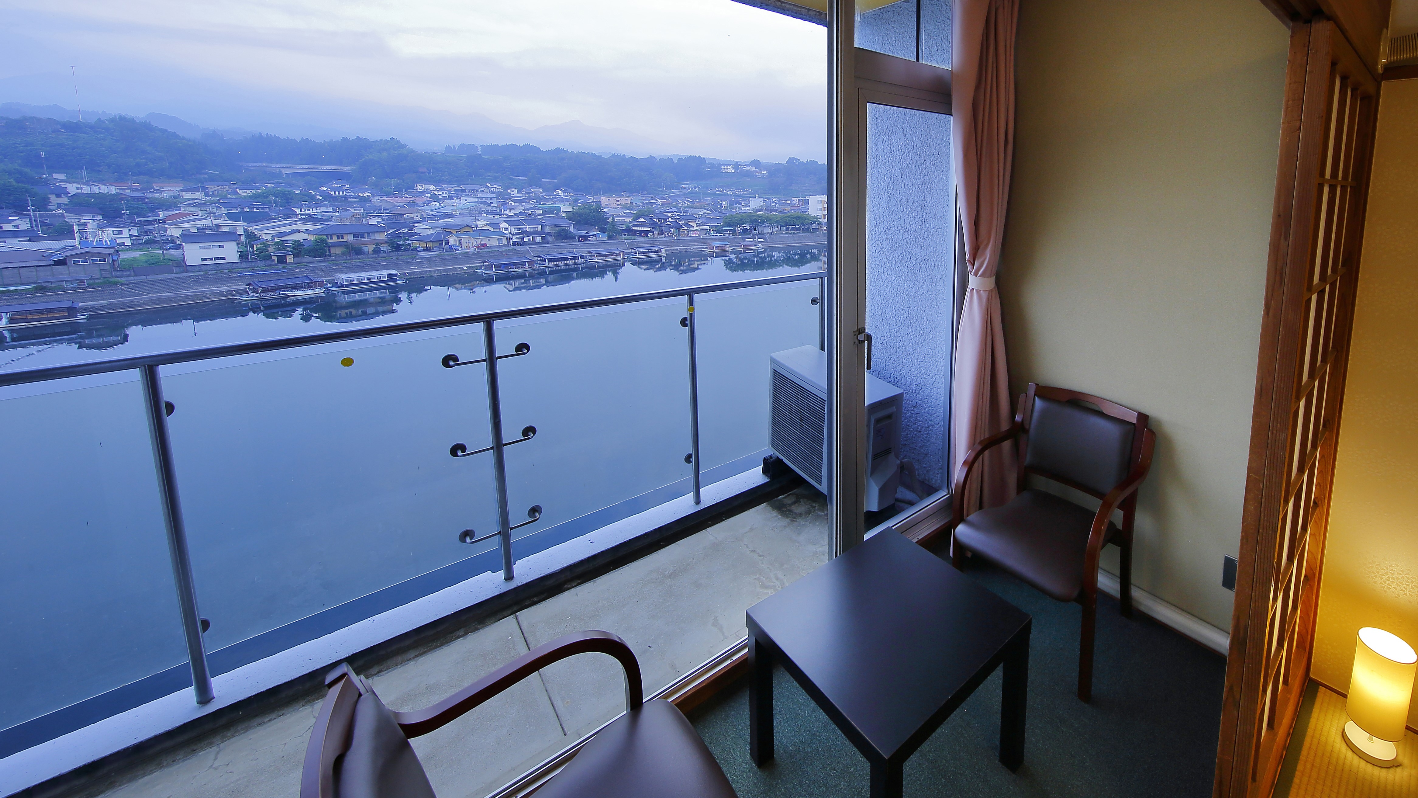 ■ 10-tatami Japanese-style room on the upper floor ■
