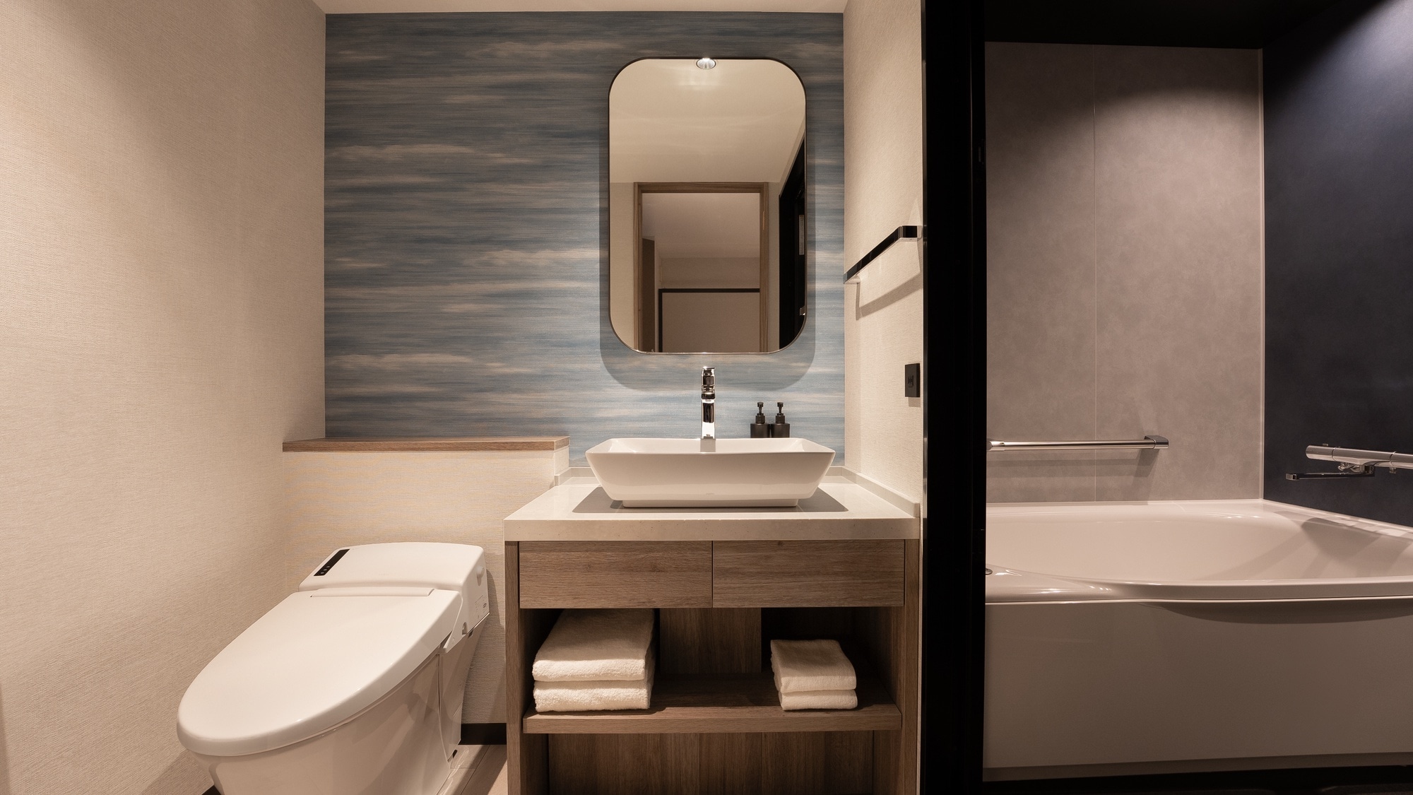 Superior Twin Room with Bathroom