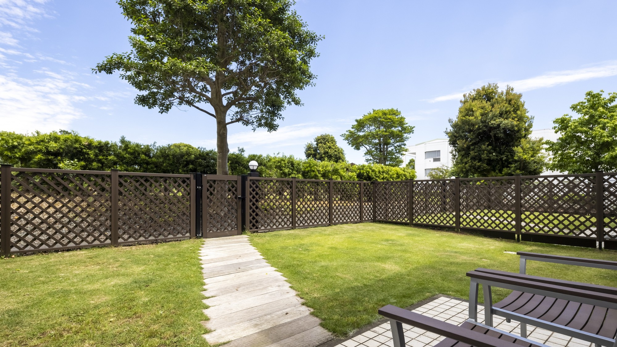 Private mini garden in pet-friendly rooms