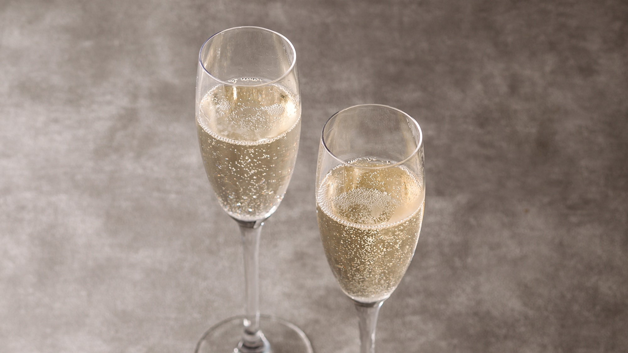 [THE LOUNGE / Evening Social] Enjoy a moment before dinner after your arrival