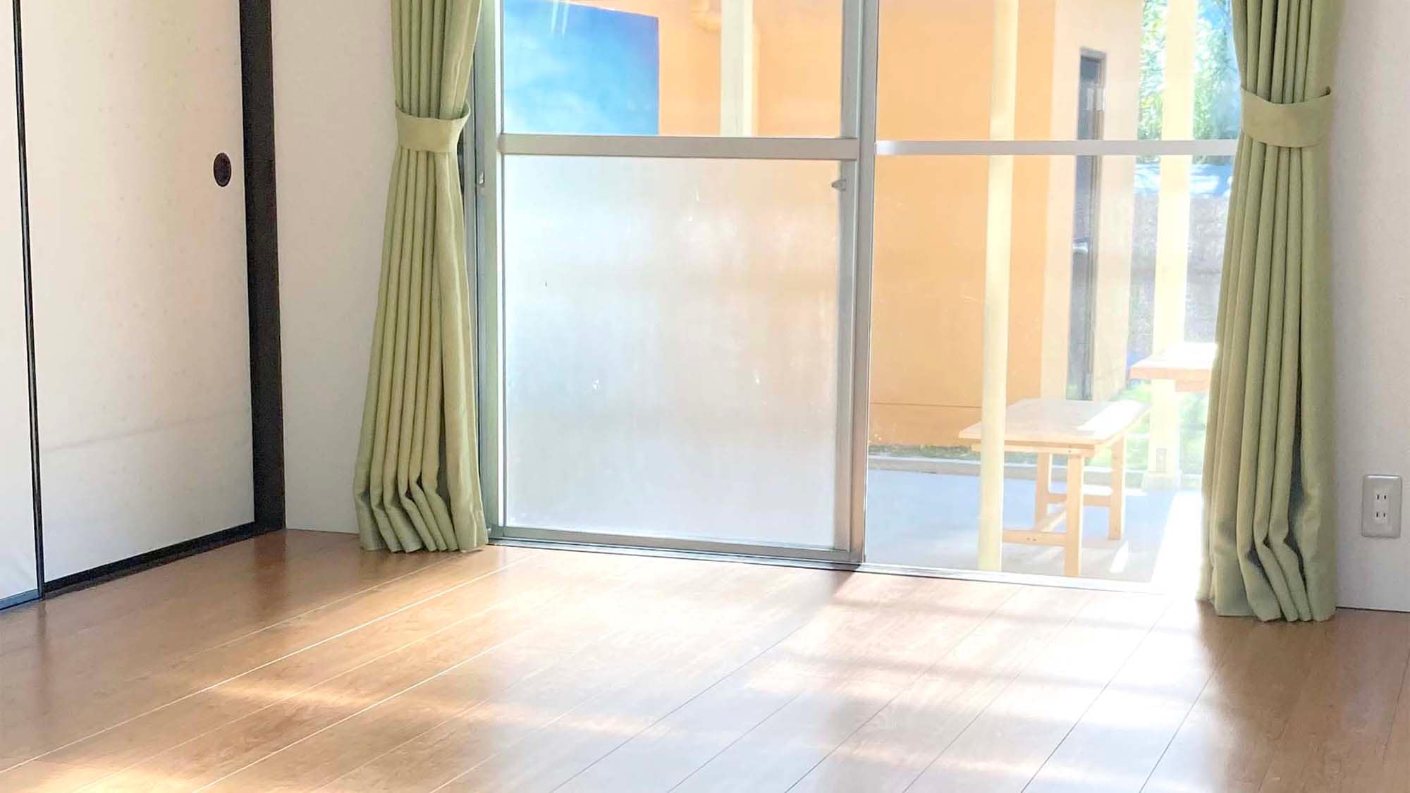 ・Bạn có thể ra sân hiên ngay từ phòng của mình