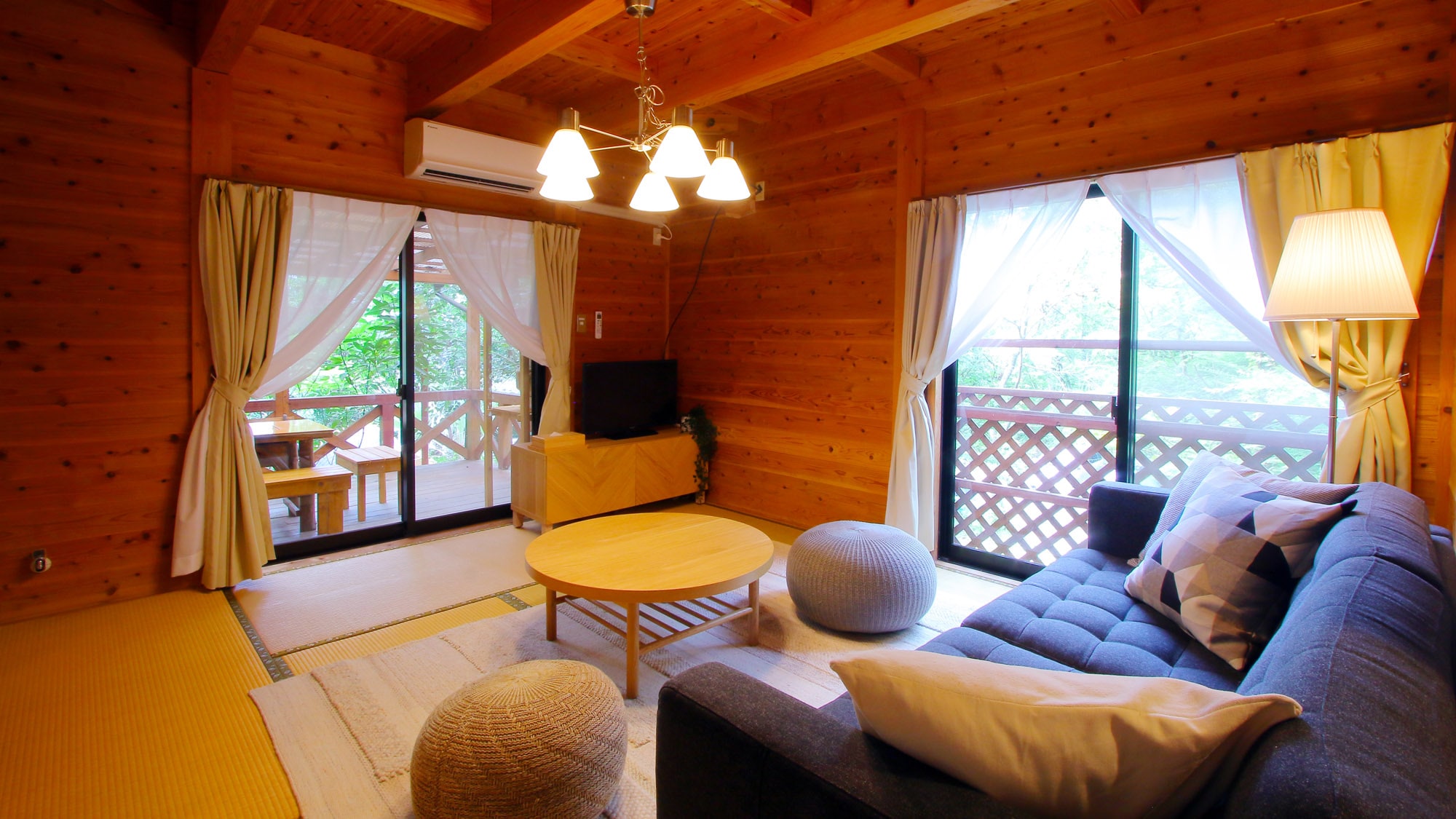 [Momiji] A Japanese-style house that combines the warmth of wood, the best feature of a log cottage, with a modern twist.
