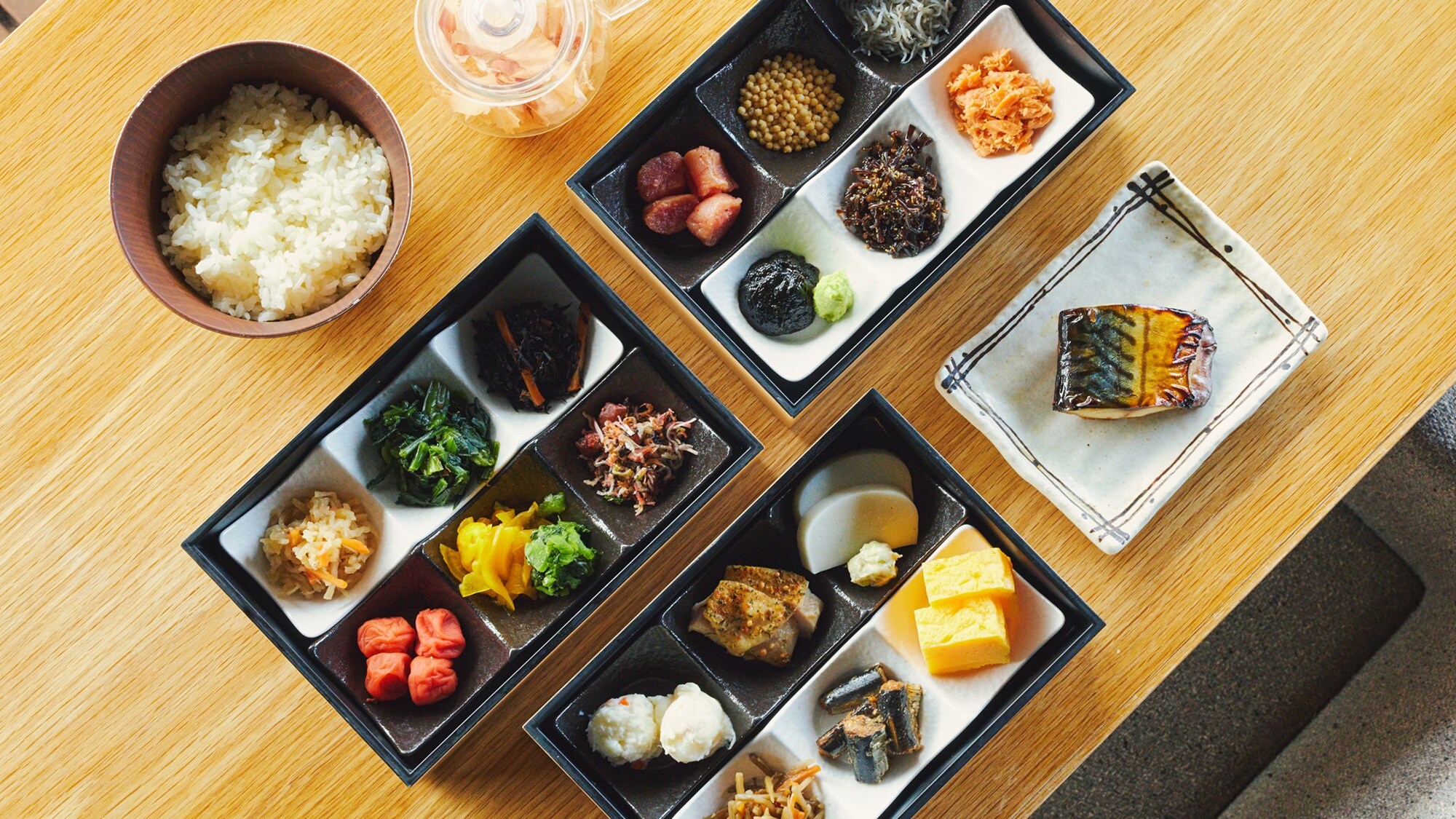 [Breakfast] Choose from a variety of side dishes (example)