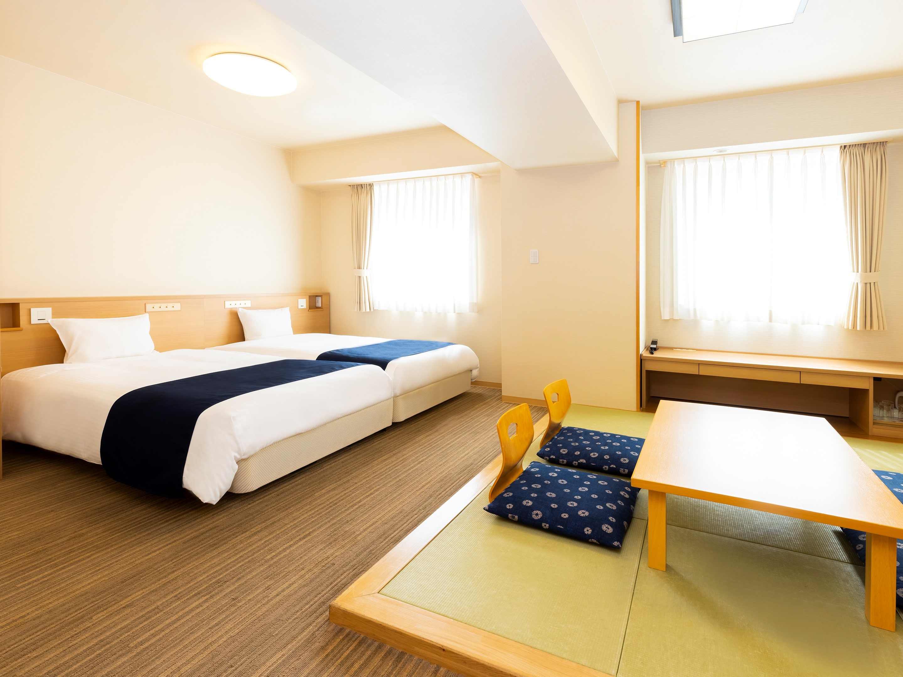 Family Japanese-Western style room 35㎡ (separate bath and toilet)