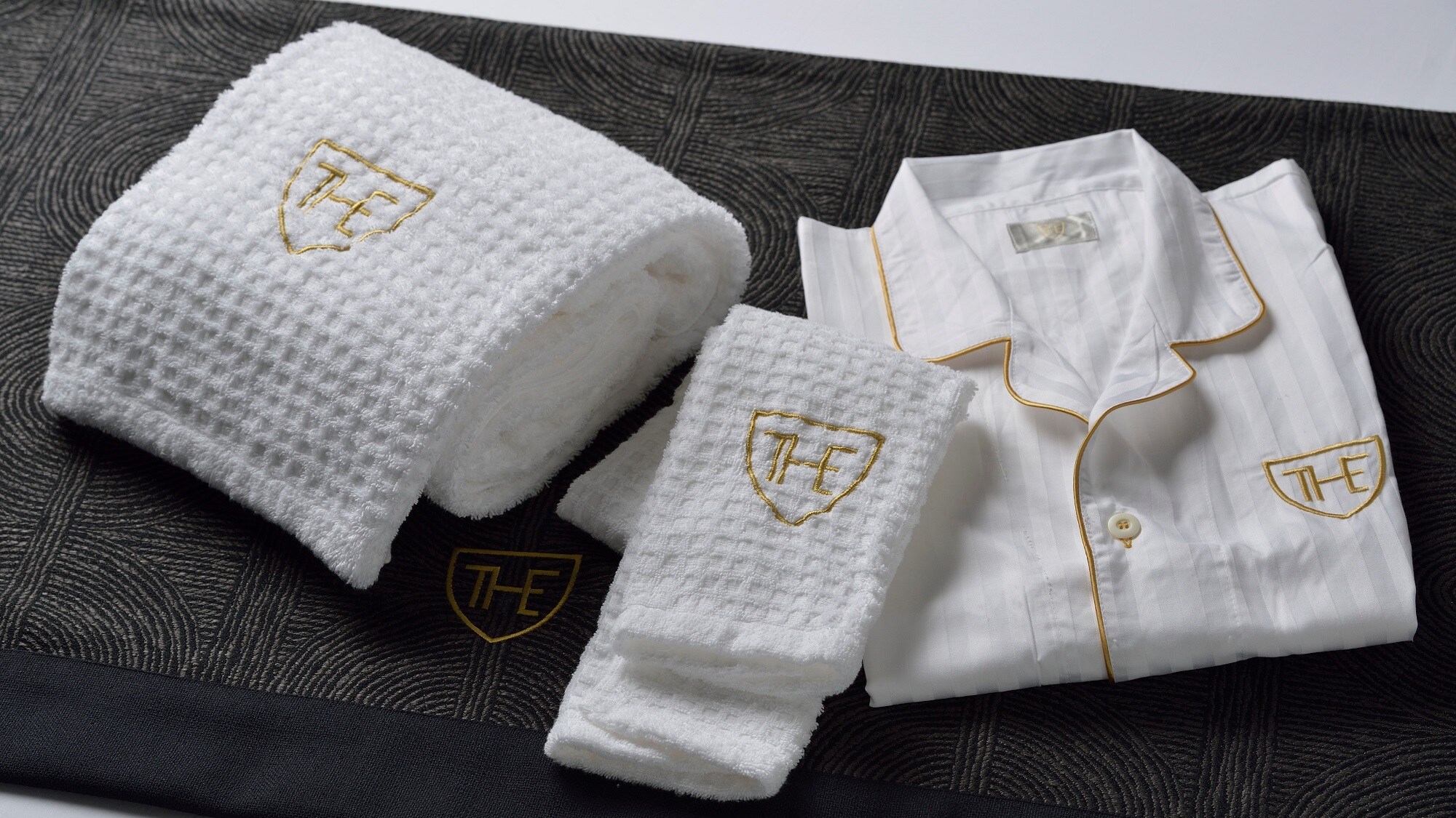 ผ้าปูที่นอนและปลอกหมอนมาตรฐานห้องพัก (ภาพ)