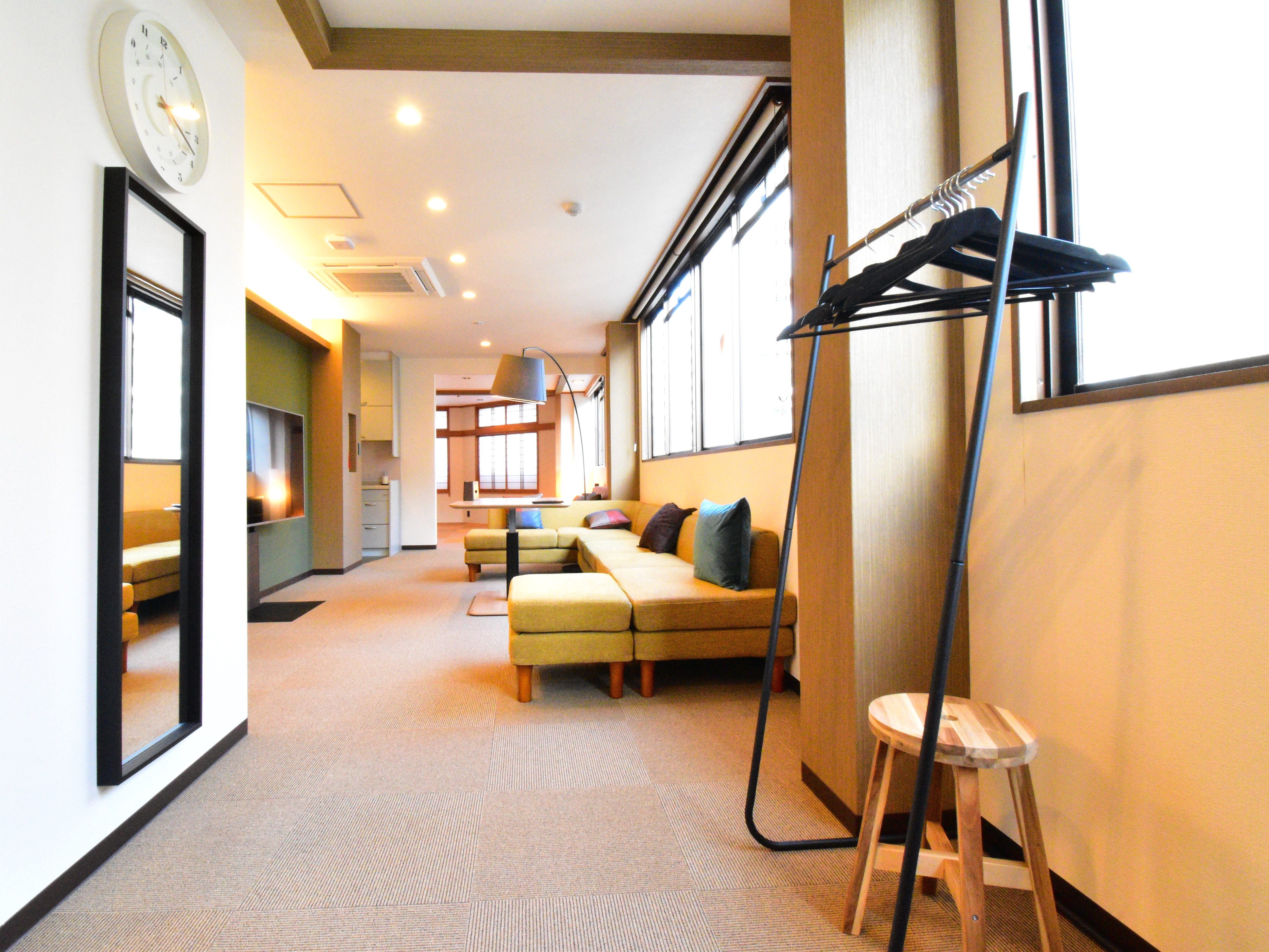 4F Entrance