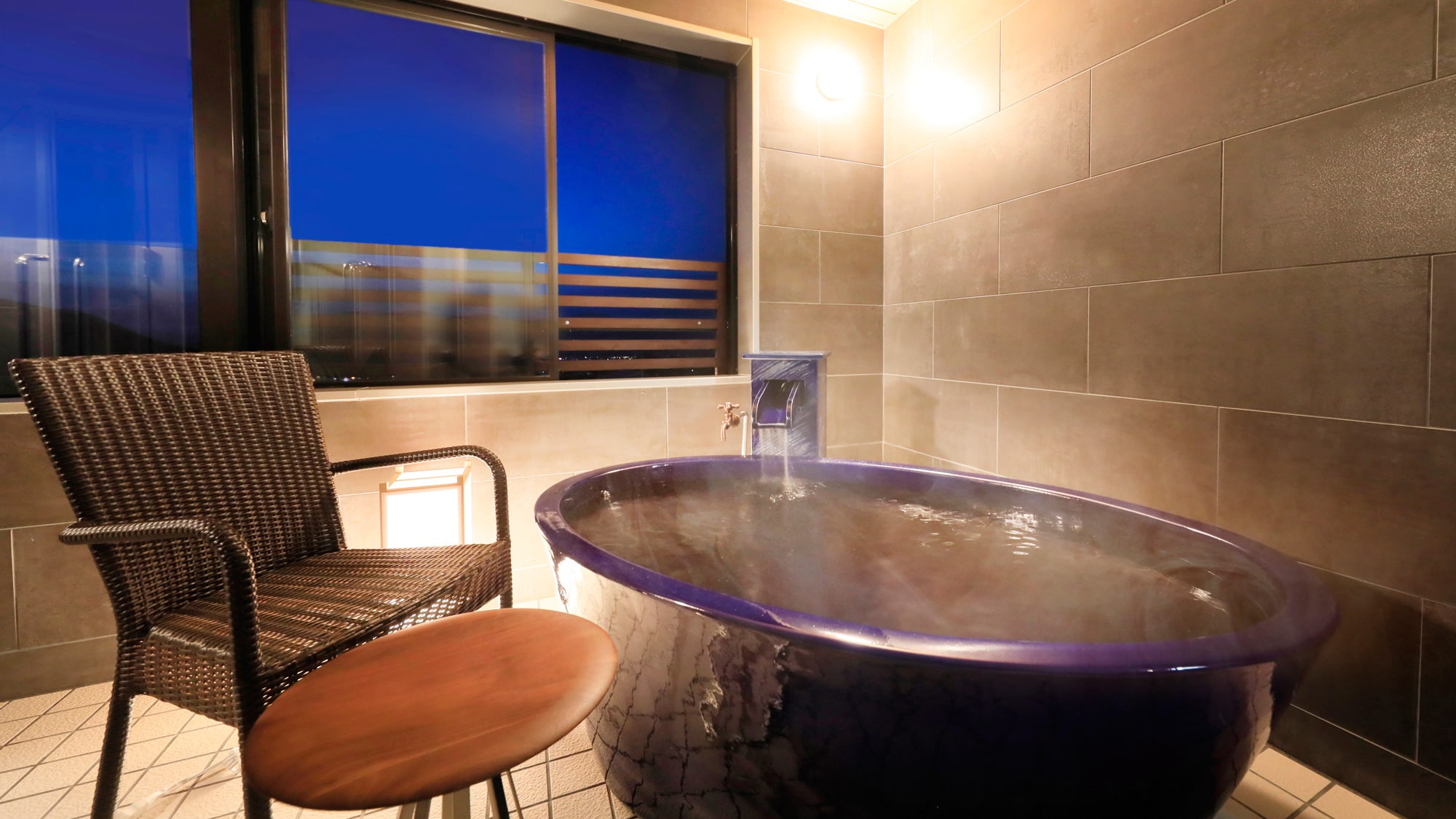 Guest room 2-14 ◆ Open-air bath with free-flowing hot springs ◆ Premier suite B type (non-smoking)