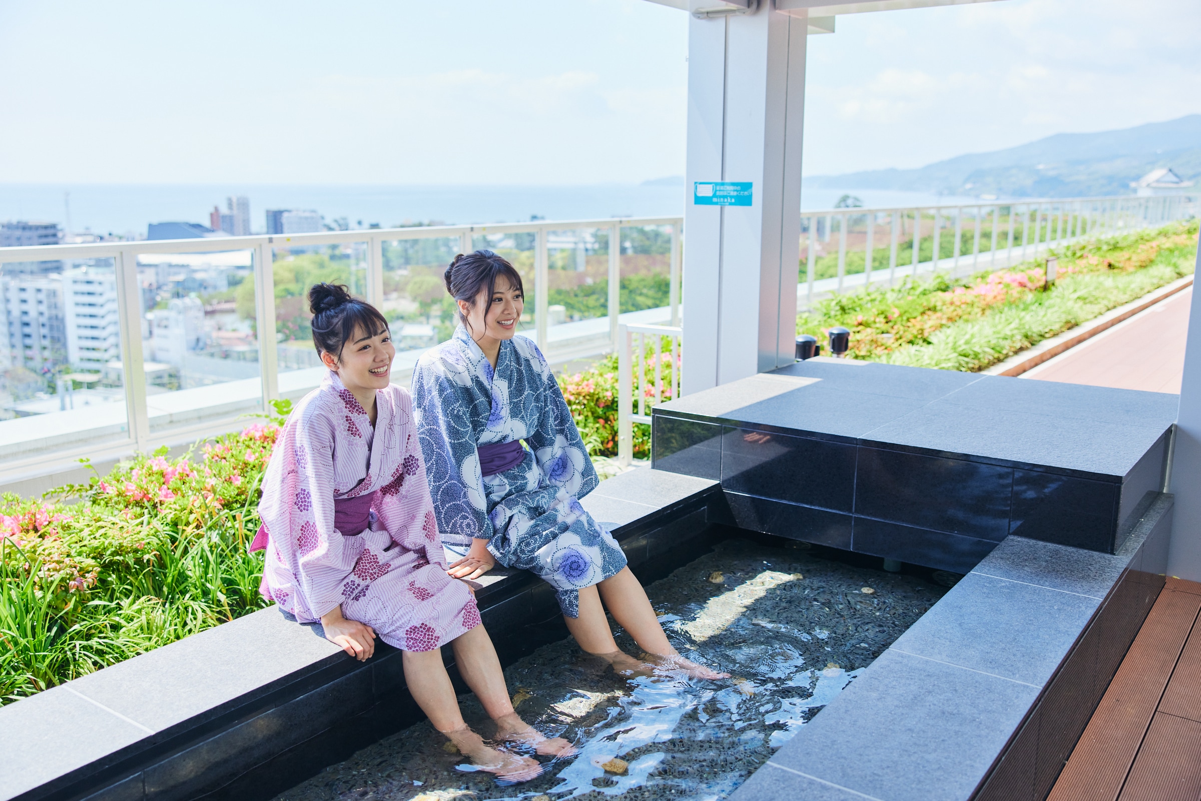 Relax in the footbath on the 14th floor♪
