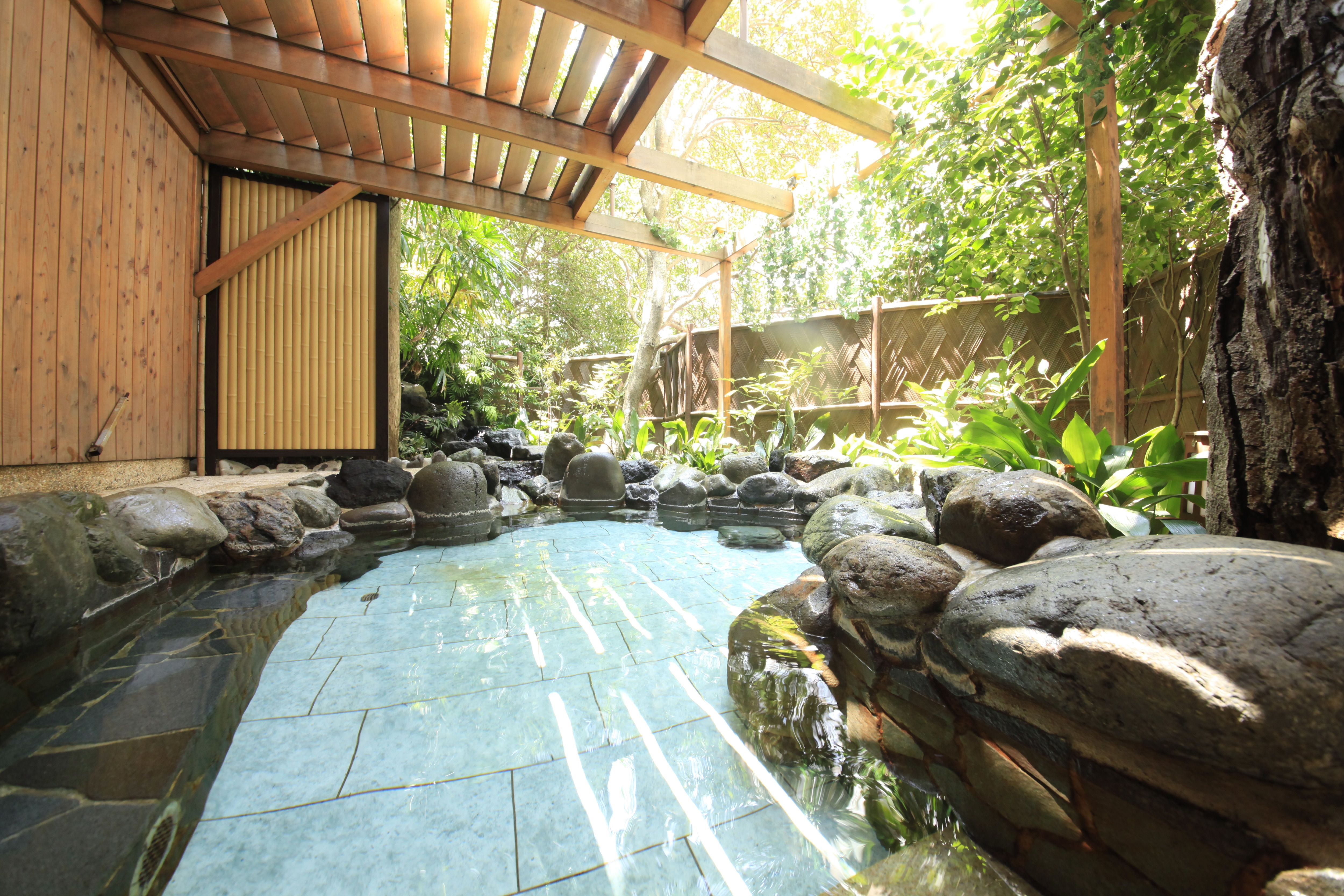 <Phòng tắm lộ thiên dành cho nam Yanmo>