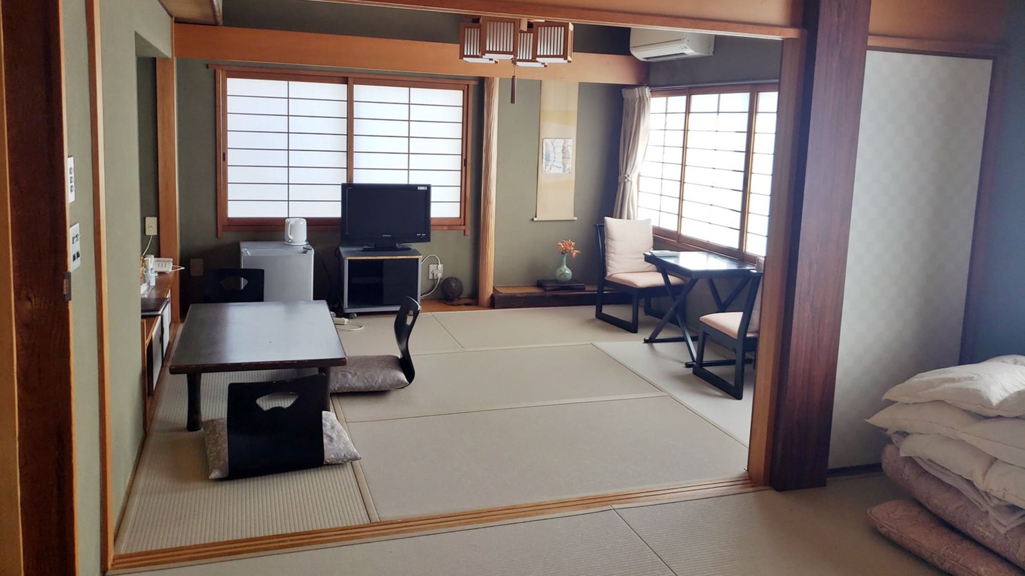 *[One floor on the lower floor] You can stretch your legs or lie down on the calm tatami mats. spend your time as you please