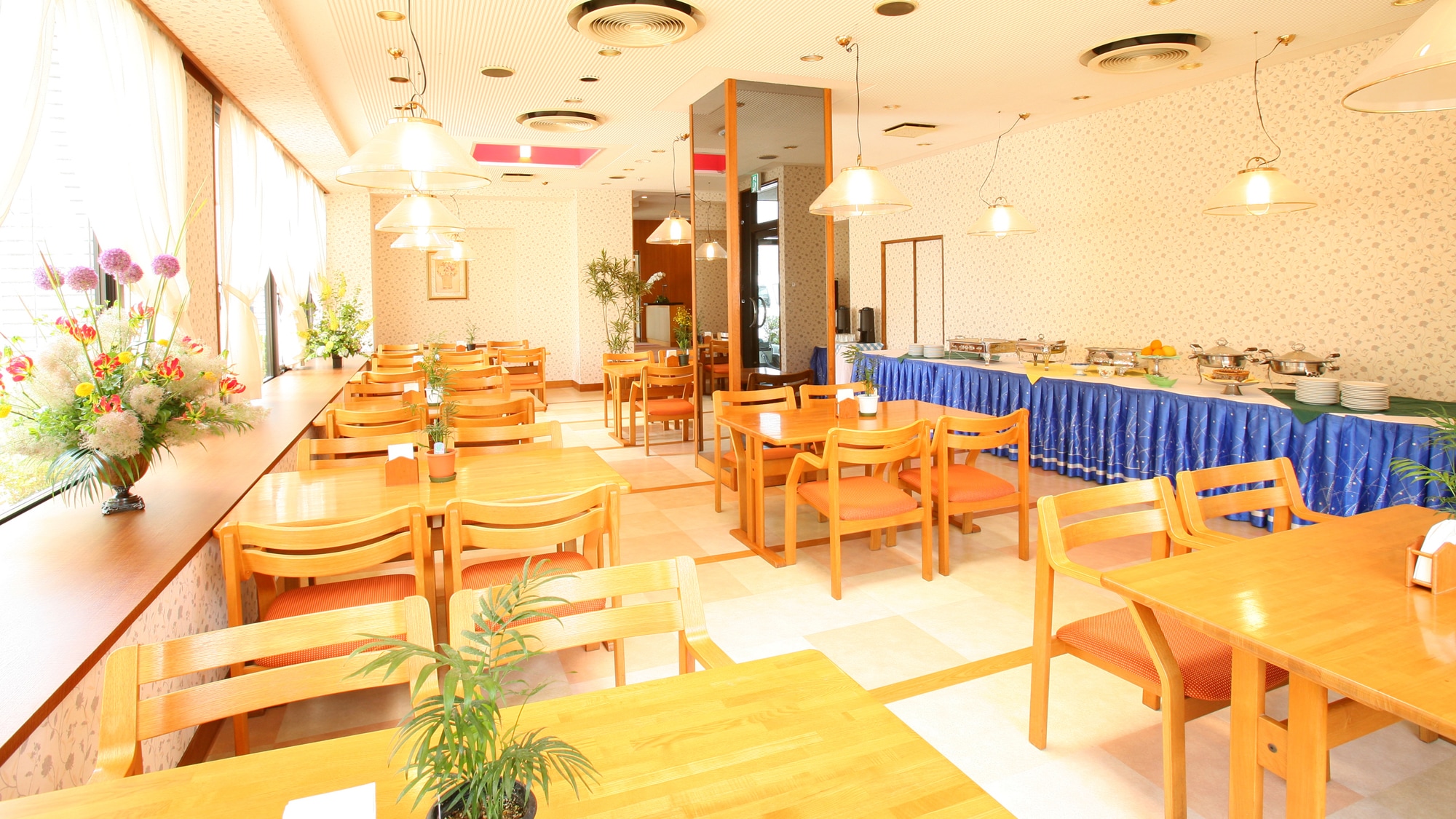 ◆ Restaurant (Hotel 1F)