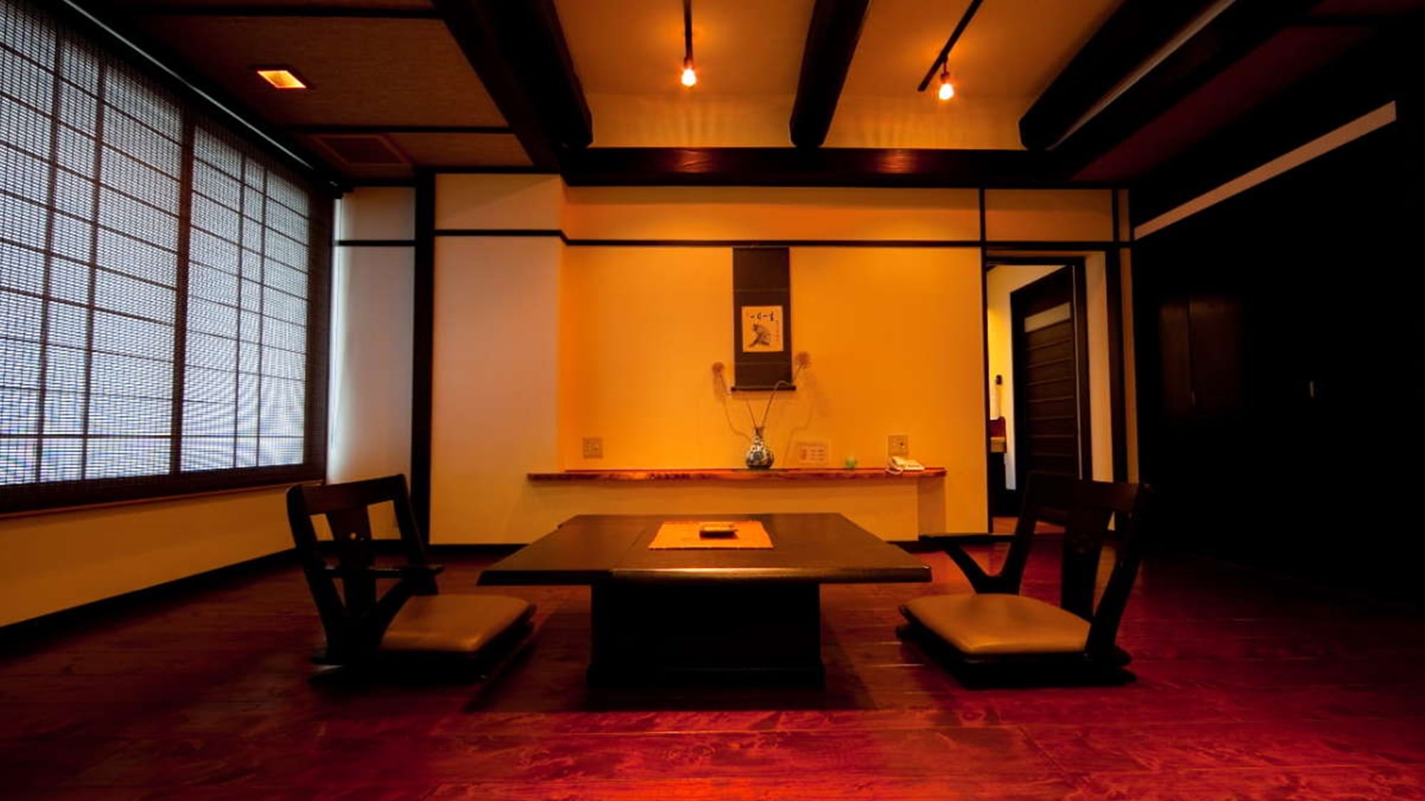 帶檜木浴缸的日式和西式房間“Kikyo”/起居空間