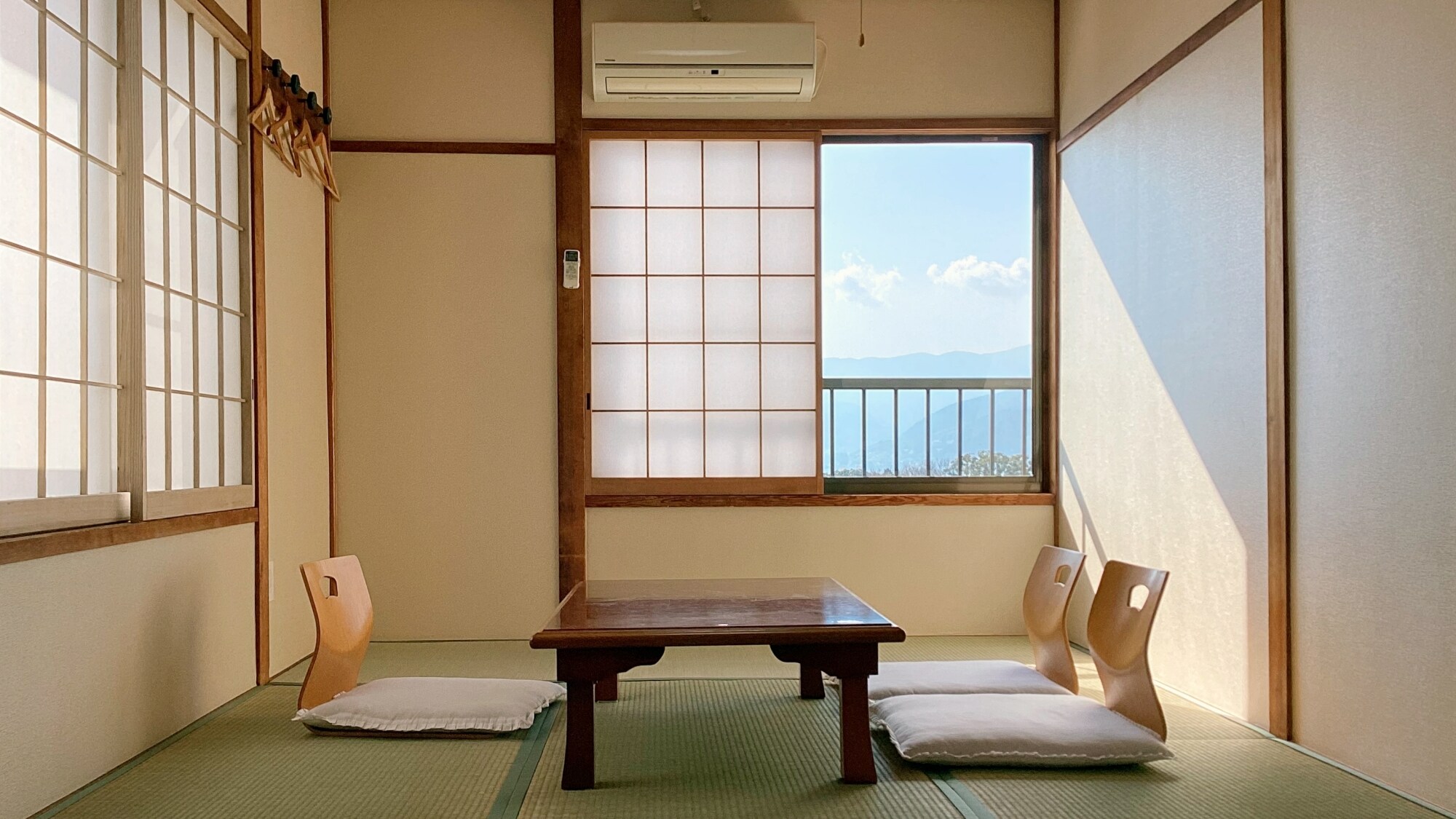 *Room/Japanese-style room (7.5 tatami mats) (example)